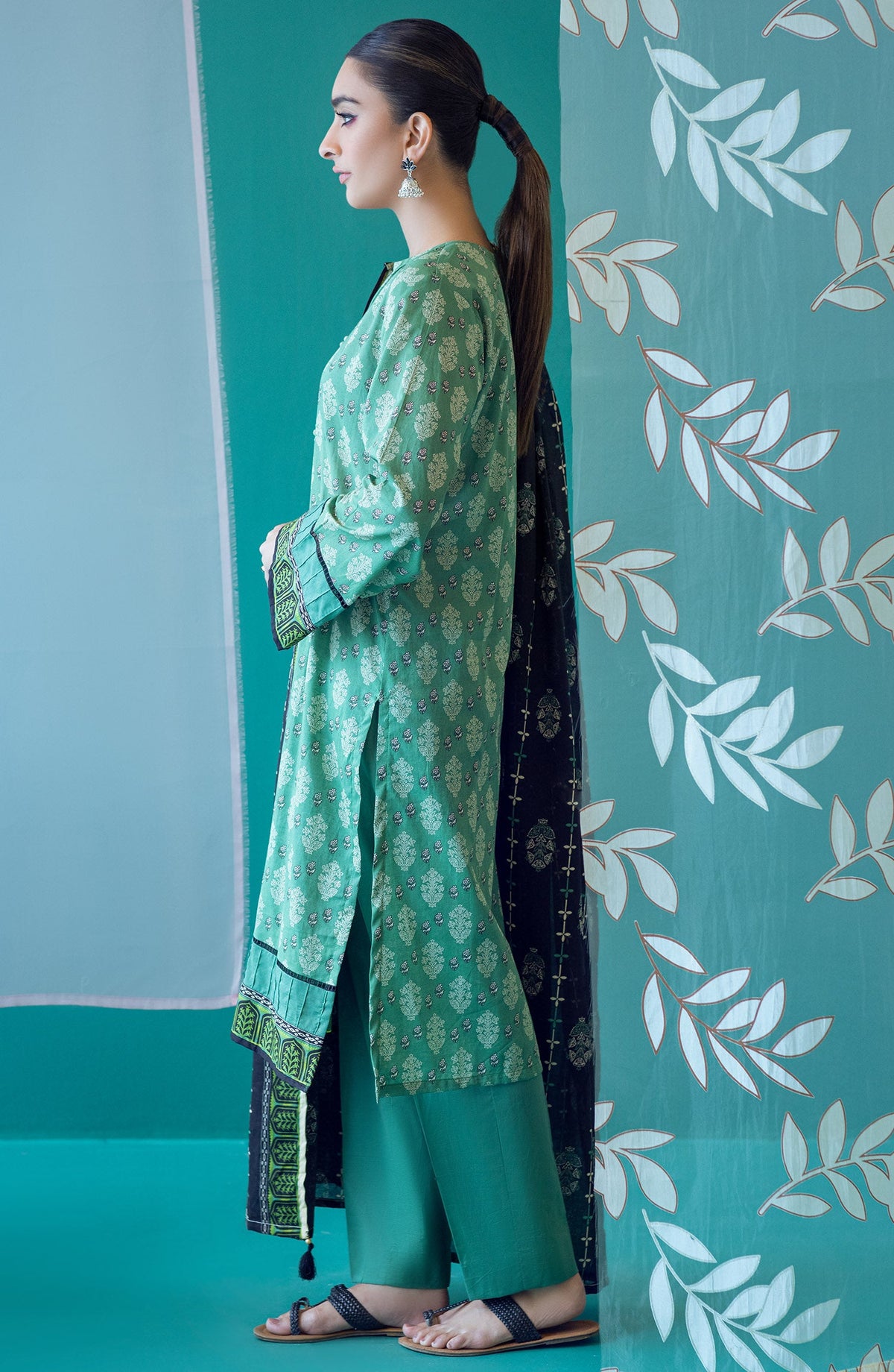 Orient - Unstitched 3 Piece Printed Heavy Lawn Shirt , Cambric Pant and Lawn Dupatta