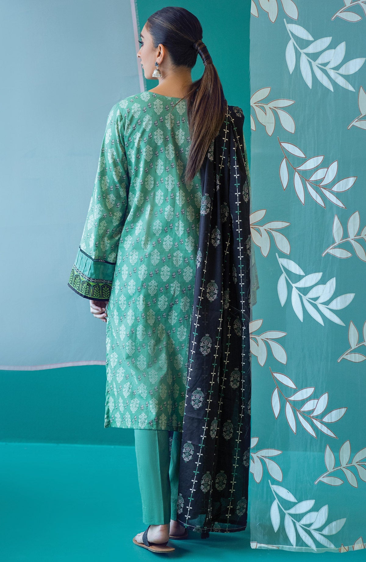 Orient - Unstitched 3 Piece Printed Heavy Lawn Shirt , Cambric Pant and Lawn Dupatta