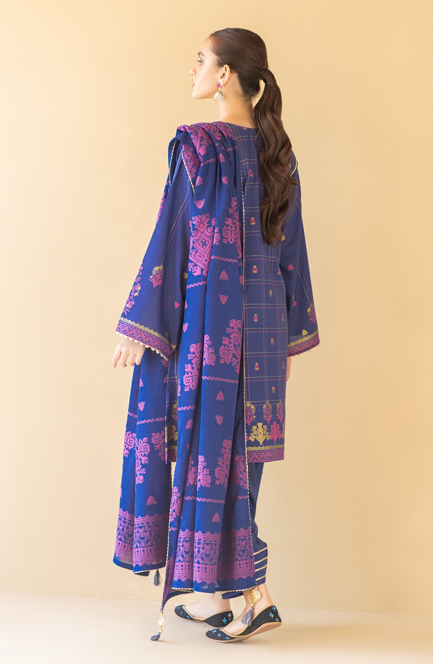 Orient - Unstitched 3 Piece Embroidered Karandi Shirt , Karandi Pant and Karandi Dupatta