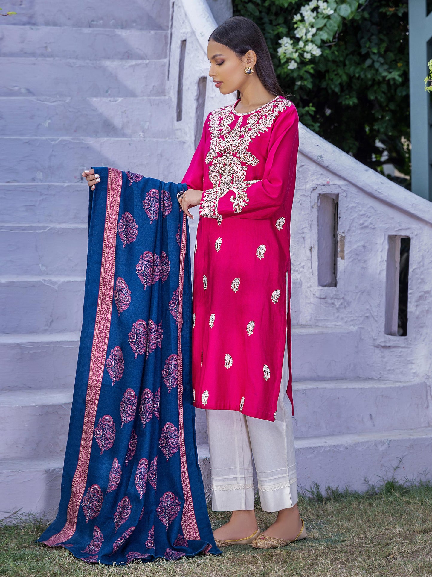 Limelight - 2 Piece Khaddar Suit-Embroidered (Pret)