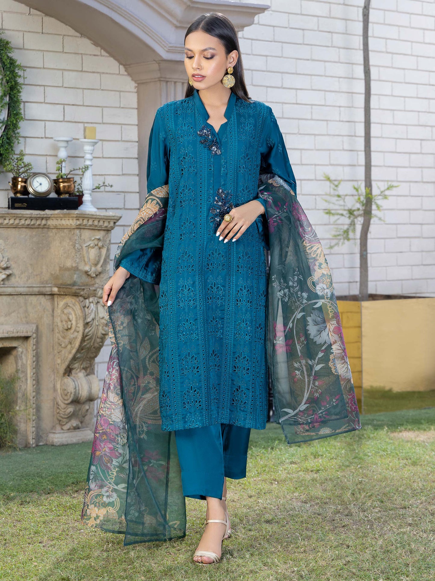3 Piece Silk Suit-Embroidered (Pret)
