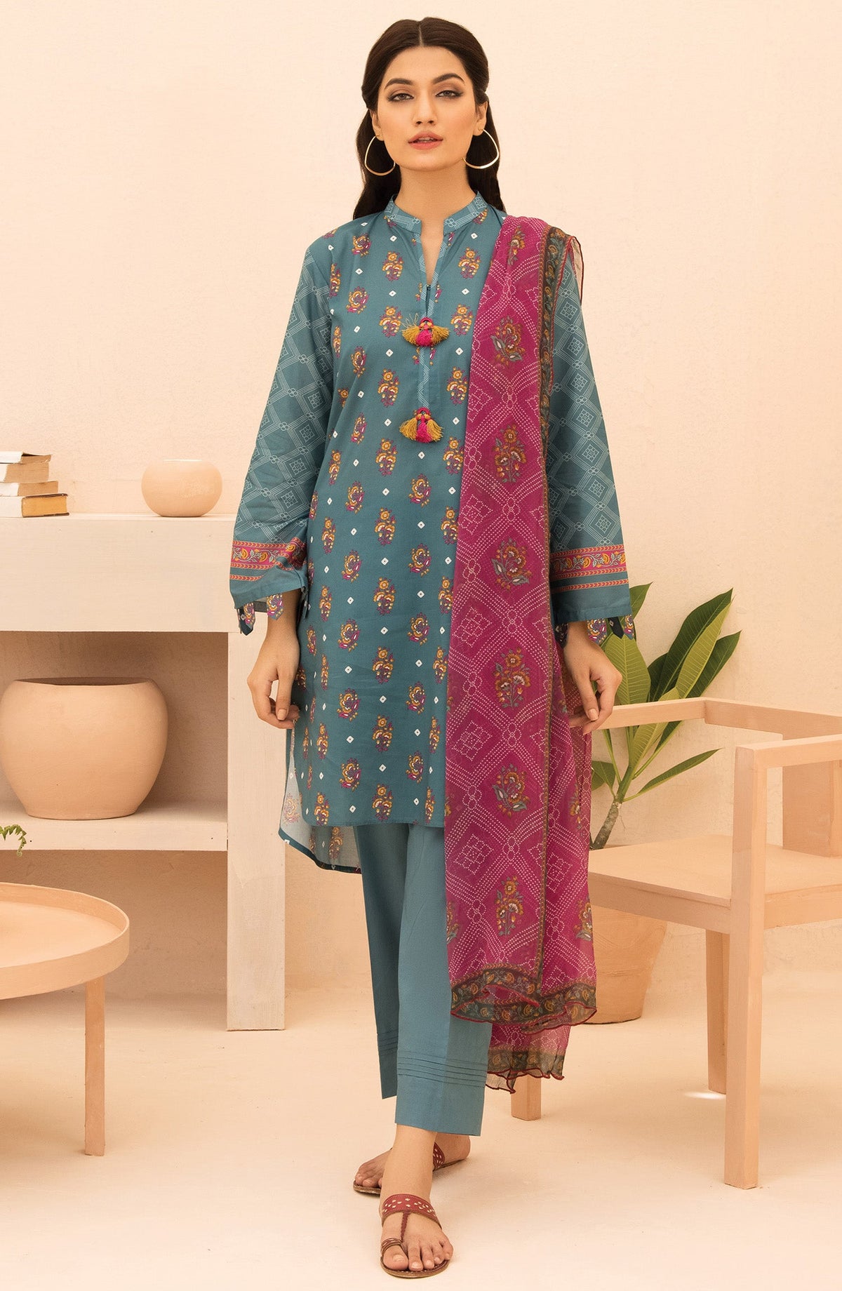 Orient - Unstitched 3 Piece Printed Lawn Shirt , Cambric Pant and Chiffon Dupatta
