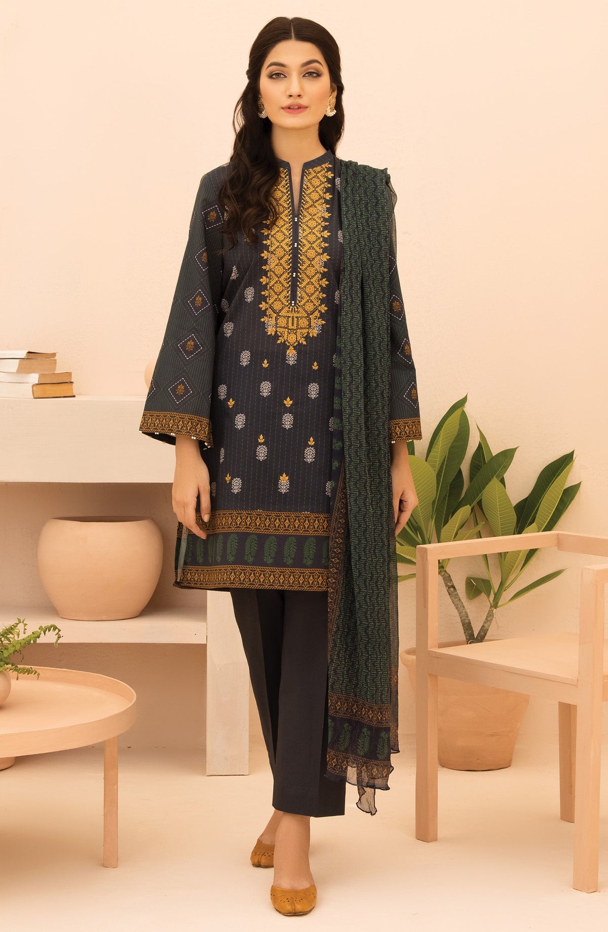 Orient - Unstitched 3 Piece Embroidered Heavy Lawn Shirt , Cambric Pant and Chiffon Dupatta