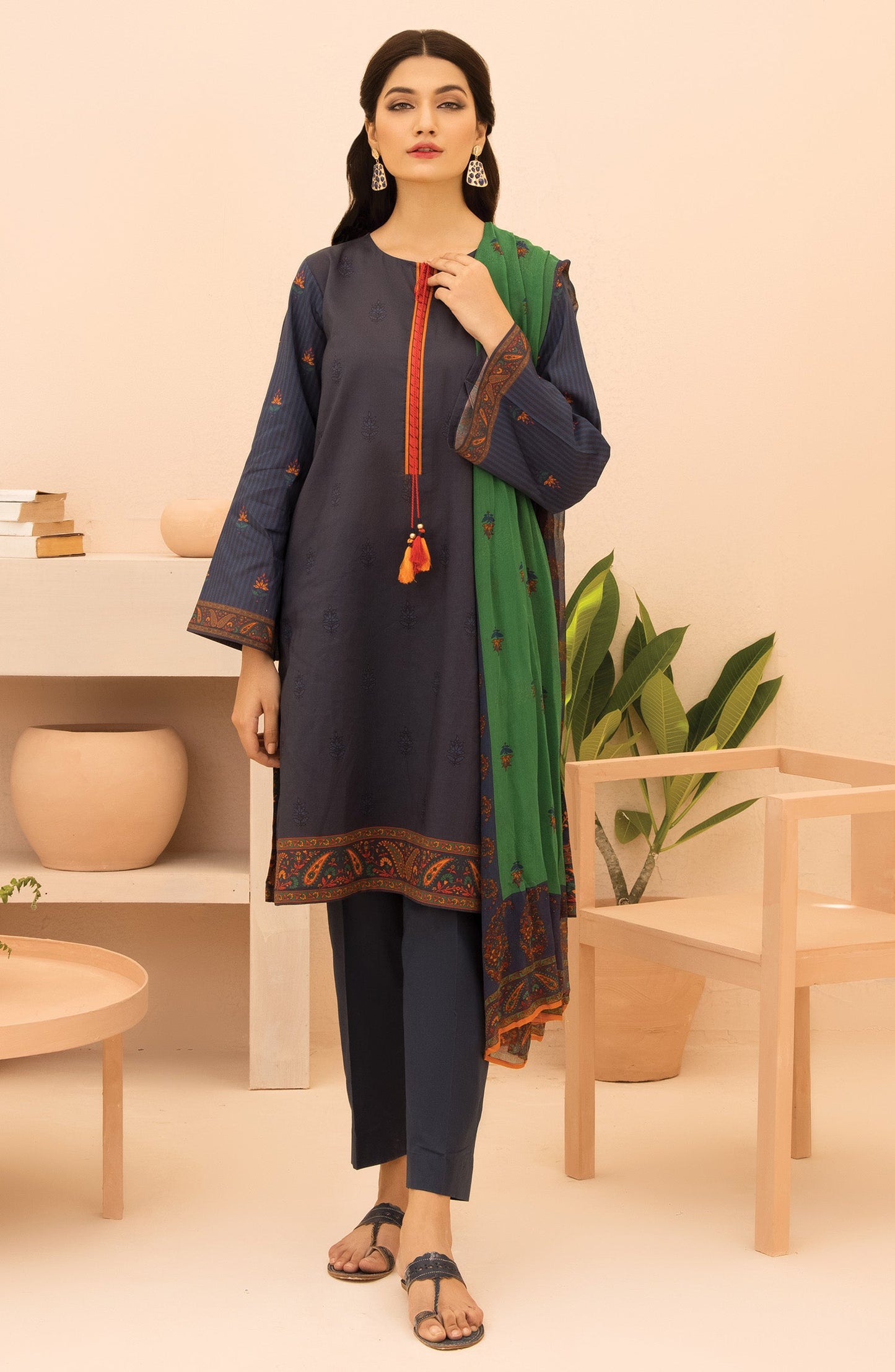 Orient - Unstitched 3 Piece Printed Lawn Shirt , Cambric Pant and Chiffon Dupatta