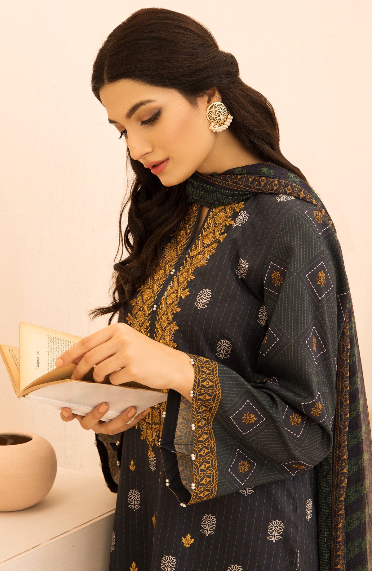 Orient - Unstitched 3 Piece Embroidered Heavy Lawn Shirt , Cambric Pant and Chiffon Dupatta
