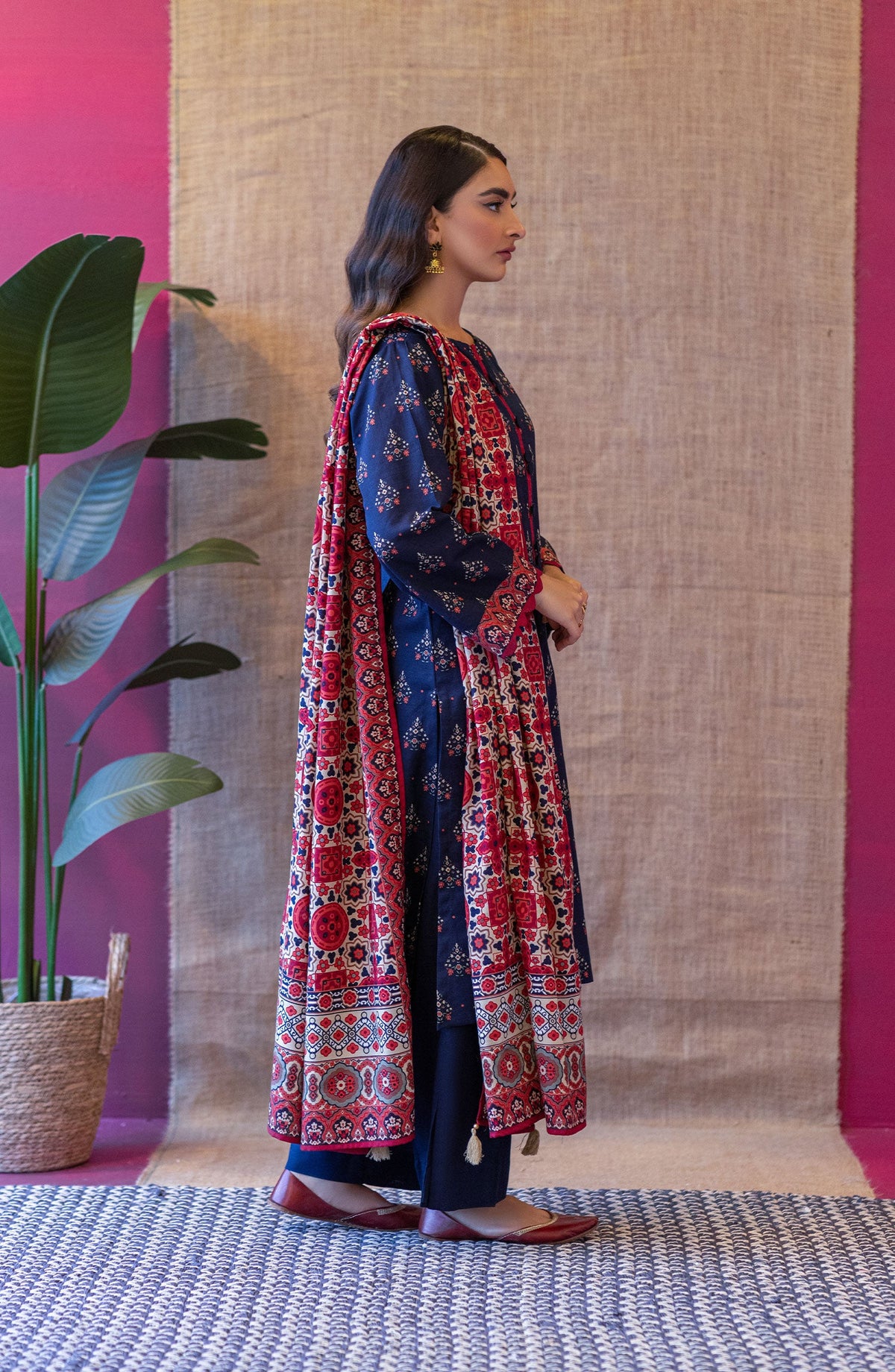 Orient - Unstitched 3 Piece Printed Khaddar Shirt , Khaddar Pant and Khaddar Dupatta
