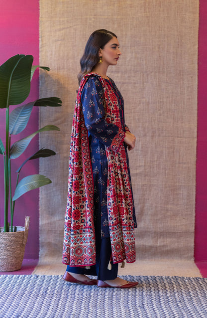 Orient - Unstitched 3 Piece Printed Khaddar Shirt , Khaddar Pant and Khaddar Dupatta