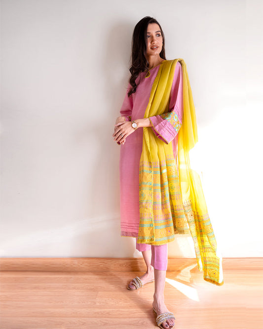 Ayesha Naveed - Taffy