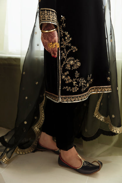 Baroque - EMBROIDERED VELVET UF-462