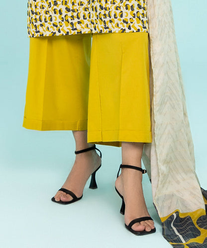 Sapphire - 3 Piece - Printed Khaddar Suit