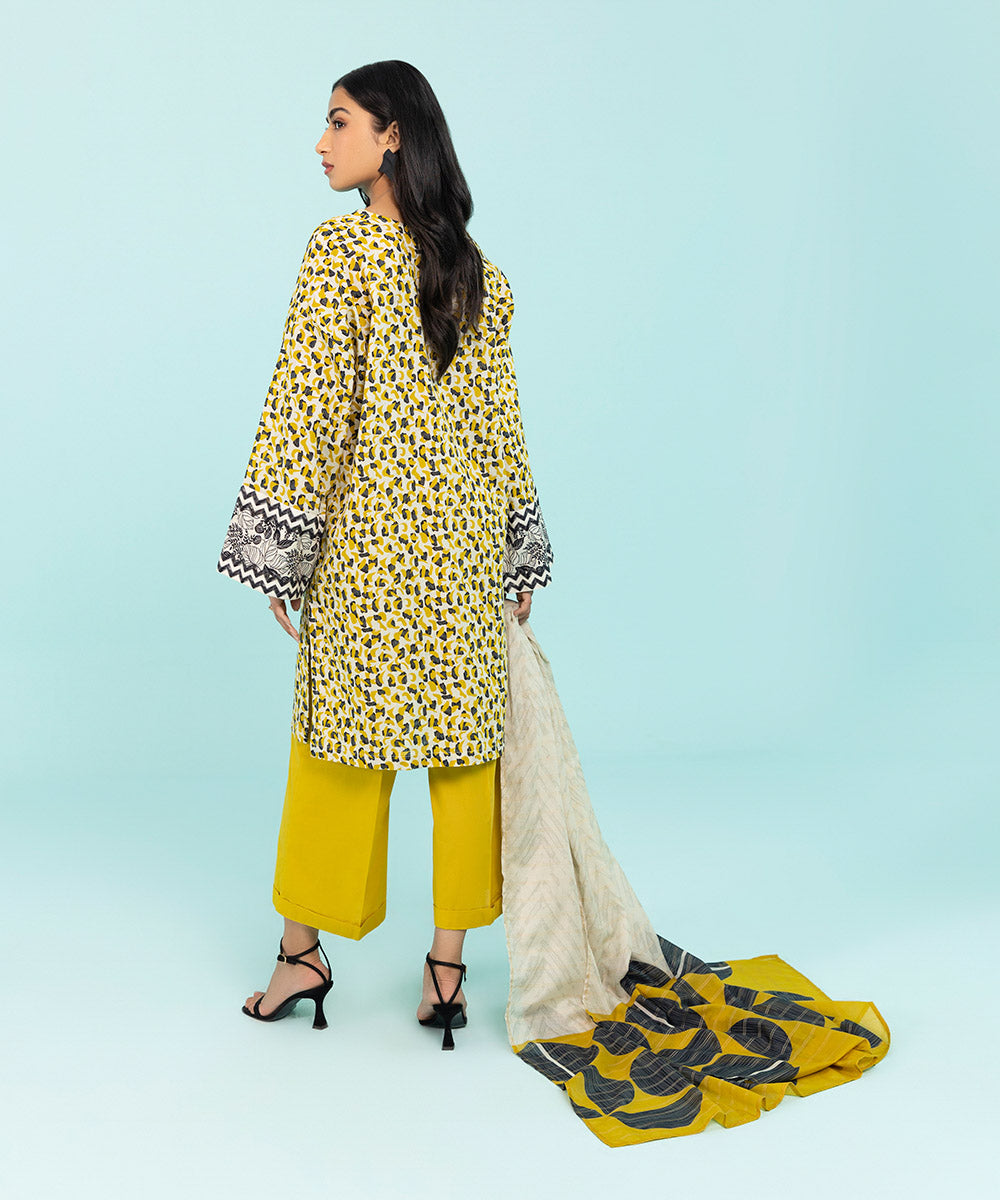 Sapphire - 3 Piece - Printed Khaddar Suit