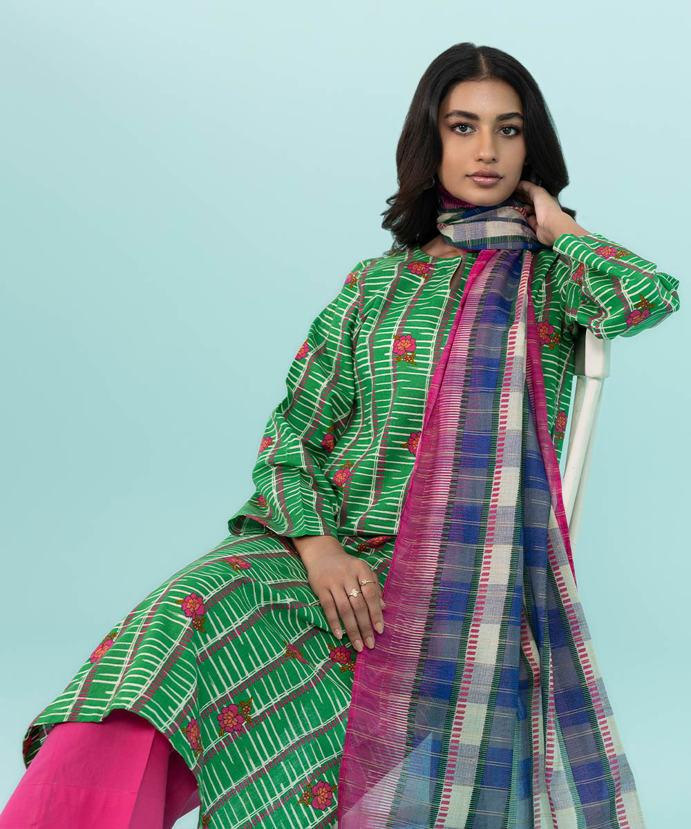 Sapphire - 3 Piece - Printed Khaddar Suit