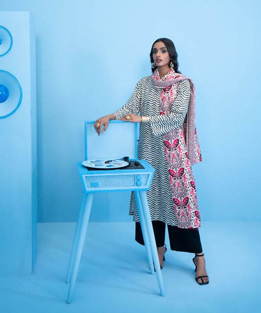 Sapphire - 2 Piece - Printed Khaddar Suit