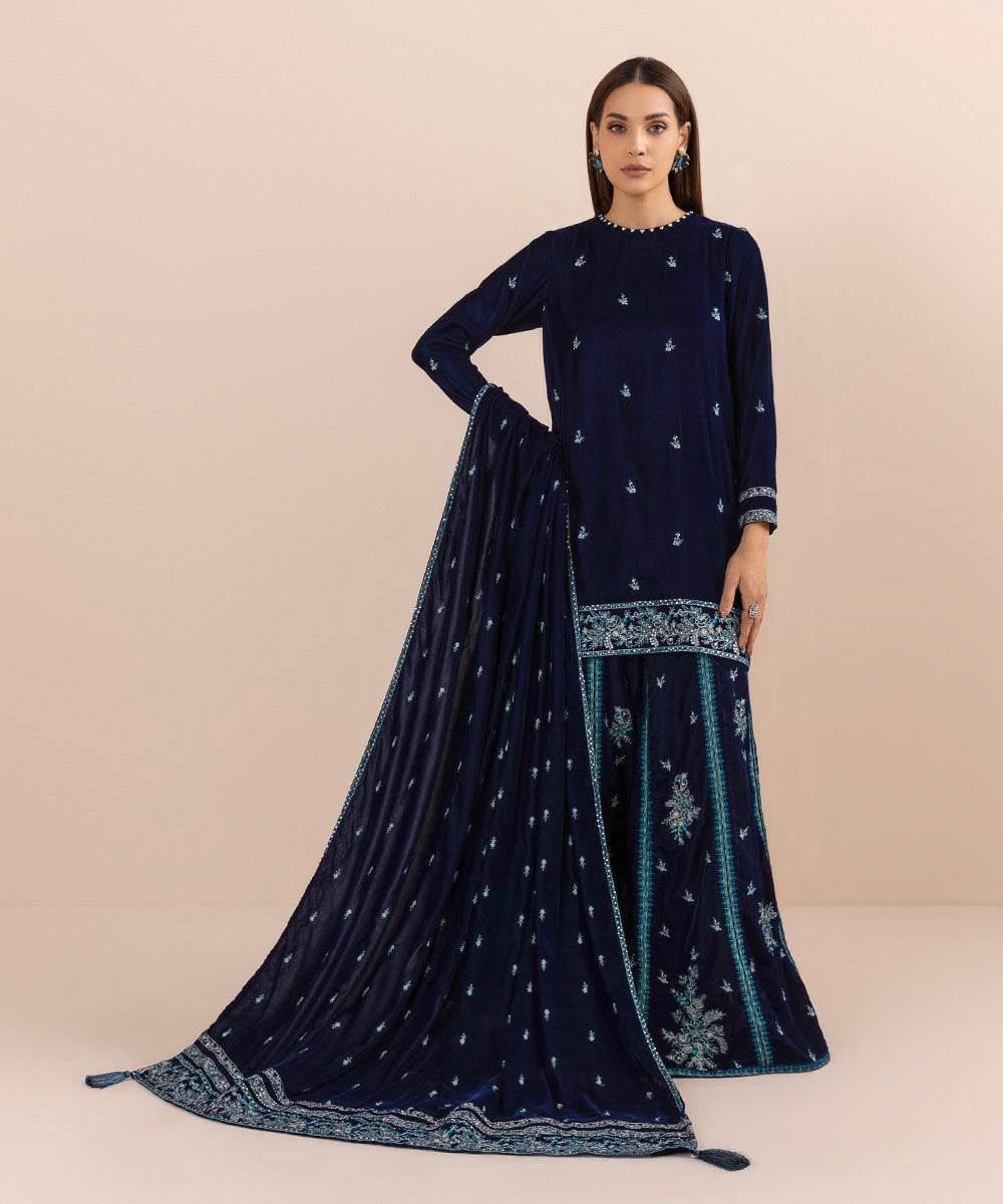 Sapphire - Embroidered Velvet Shawl