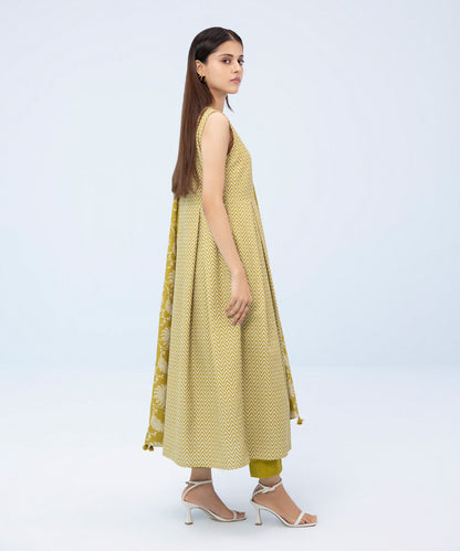 Sapphire - 3 Piece - Printed Khaddar Suit
