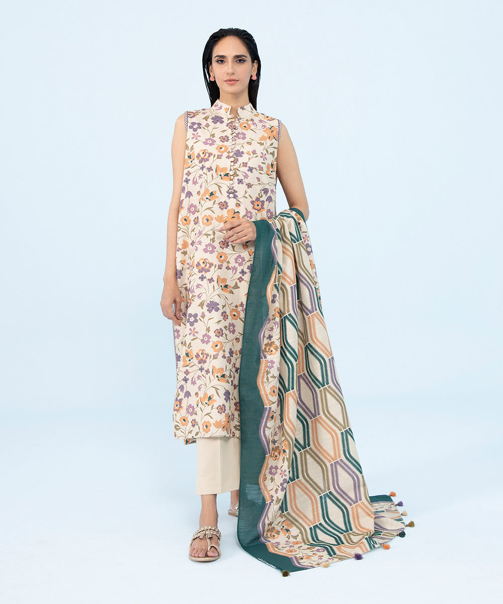 Sapphire - 3 Piece - Printed Khaddar Suit