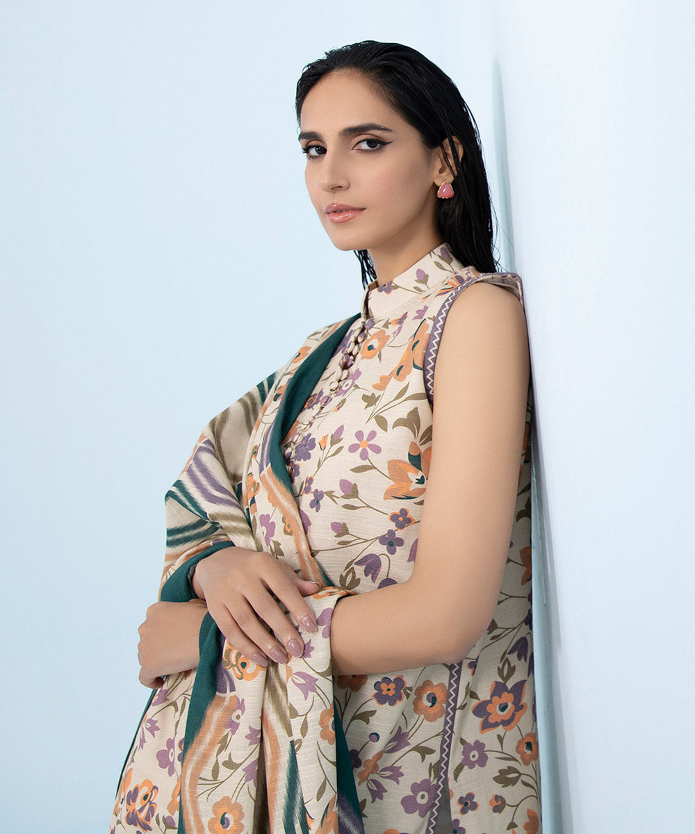 Sapphire - 3 Piece - Printed Khaddar Suit
