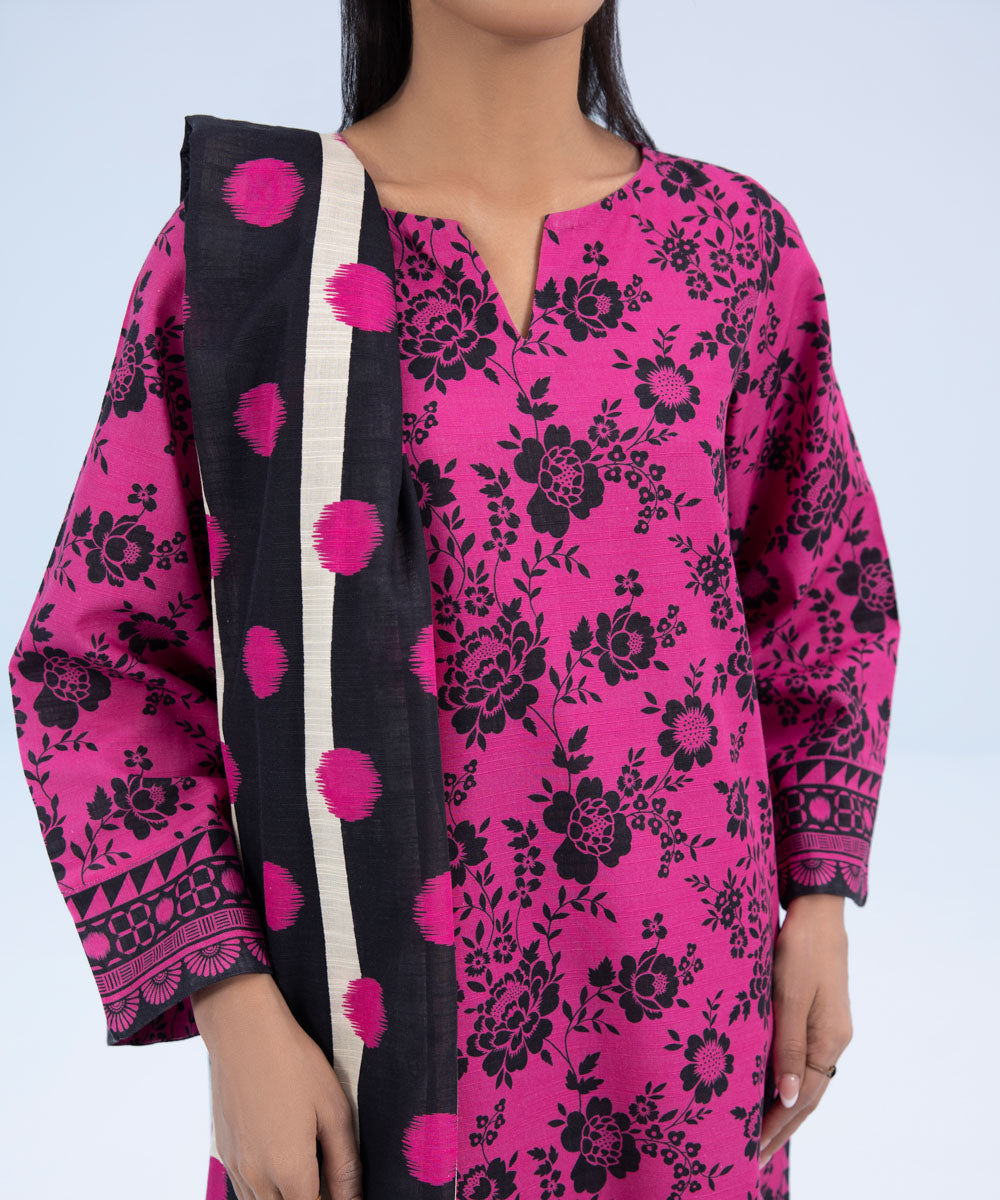 Sapphire - 3 Piece - Printed Khaddar Suit