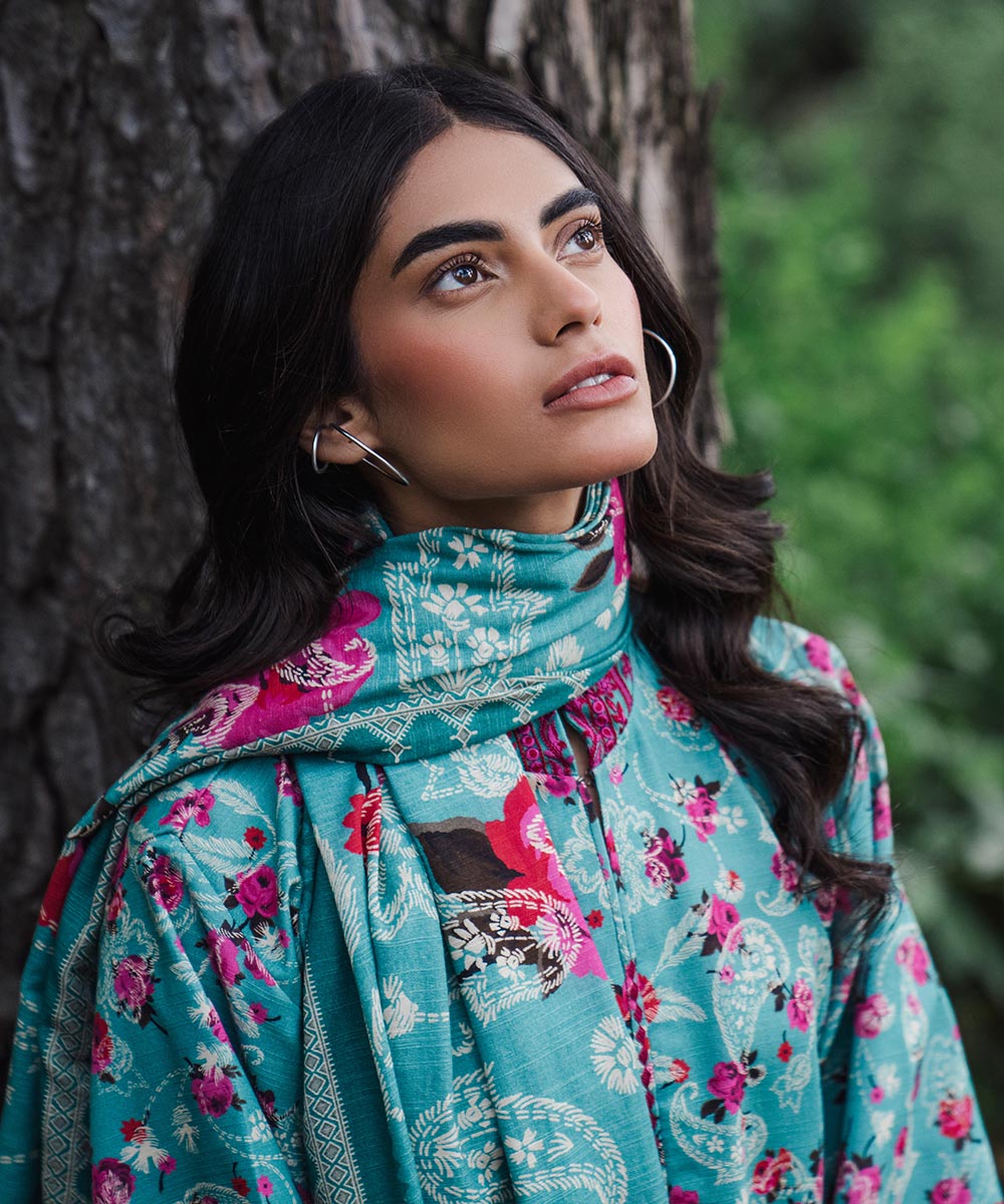 Sapphire - 3 Piece - Embroidered Khaddar Suit