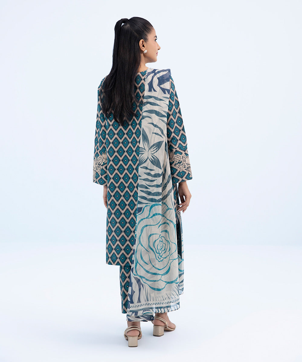 Sapphire - 3 Piece - Embroidered Khaddar Suit