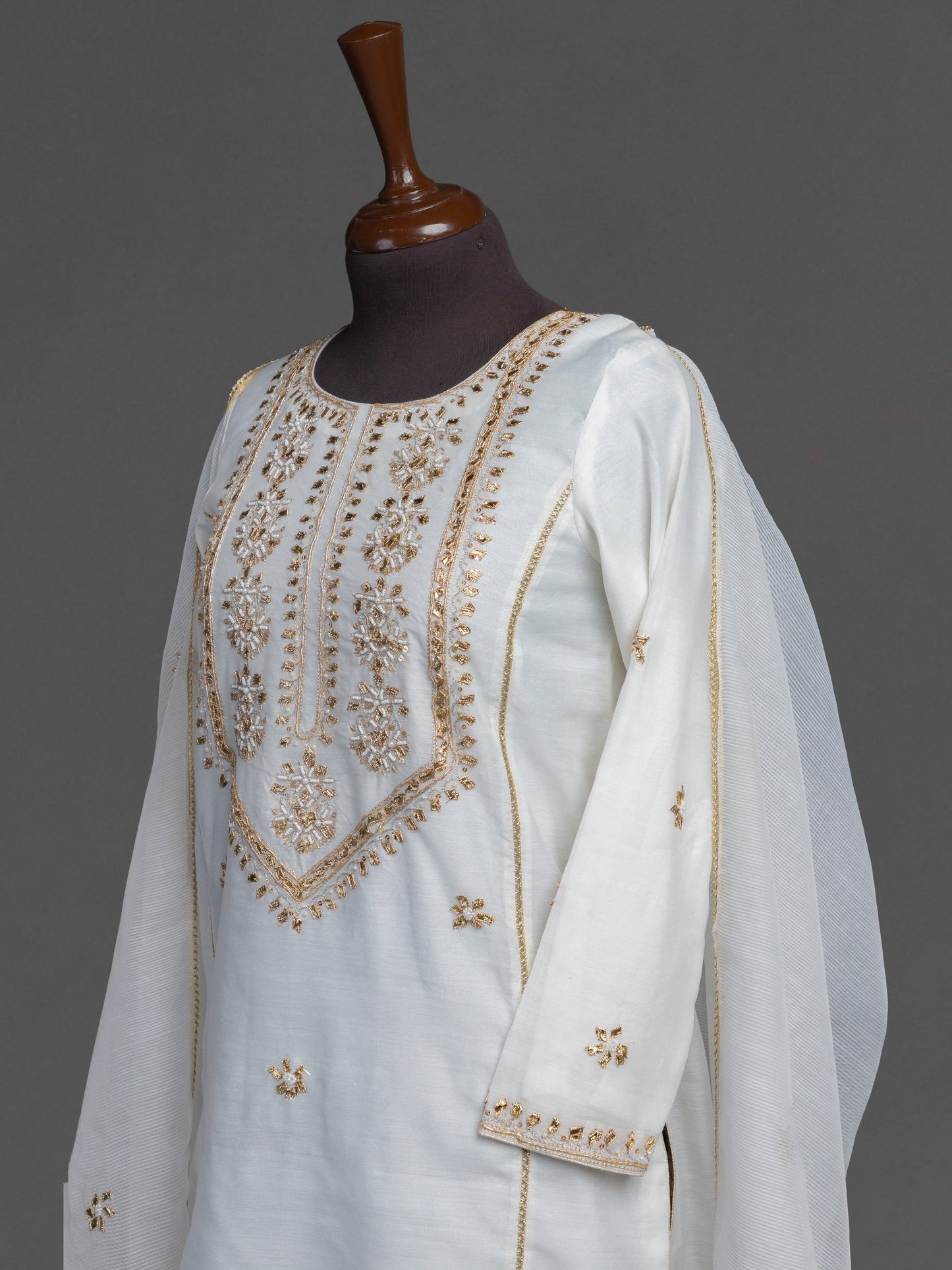 Eraj Hussain - Gotta Patti White - Stitched