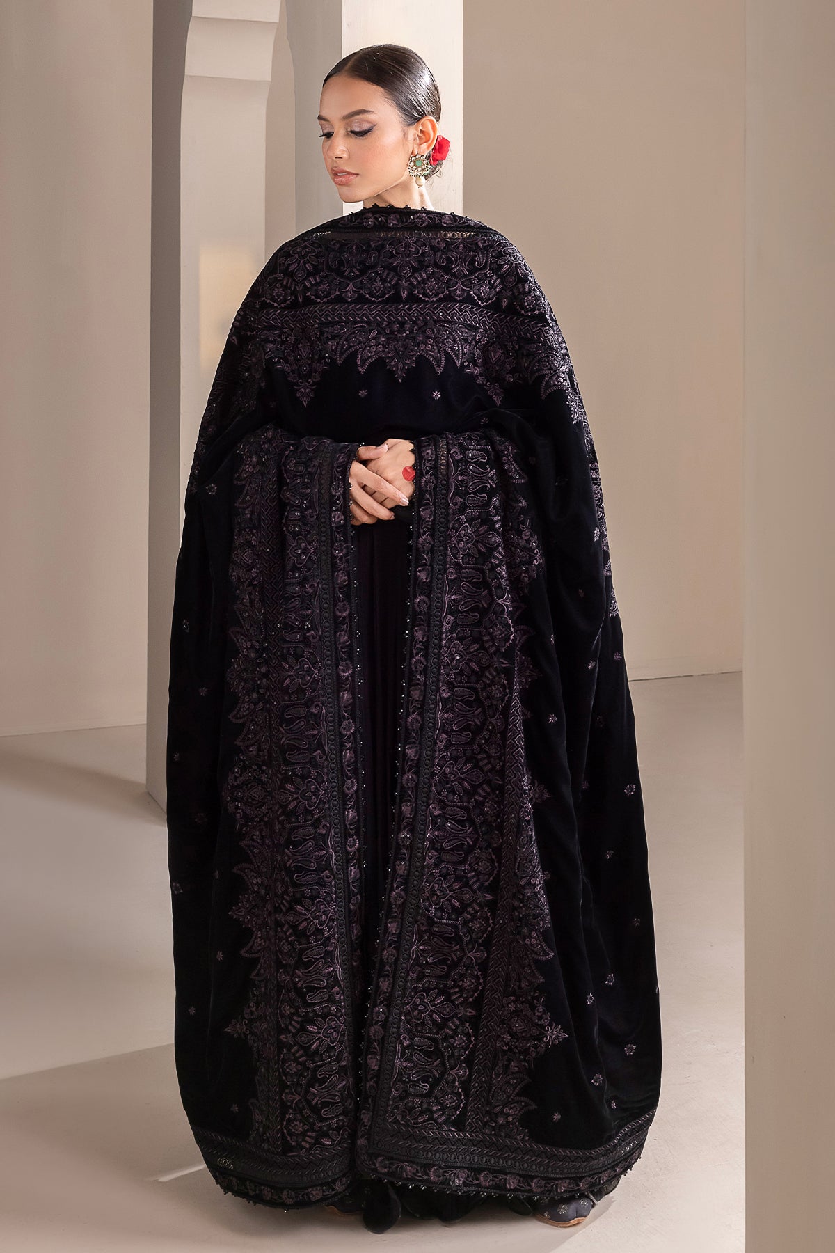 Baroque - EMBROIDERED VELVET SHAWL VS-45