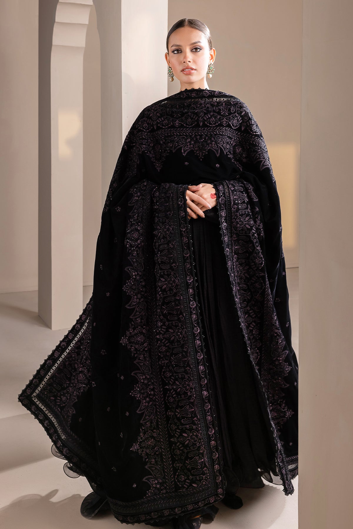 Baroque - EMBROIDERED VELVET SHAWL VS-45