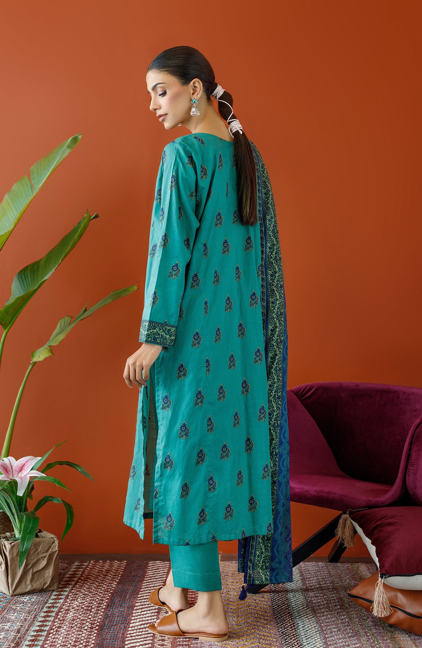 Orient - Unstitched 3 Piece Printed Cambric Shirt , Cambric Pant and Lawn Dupatta