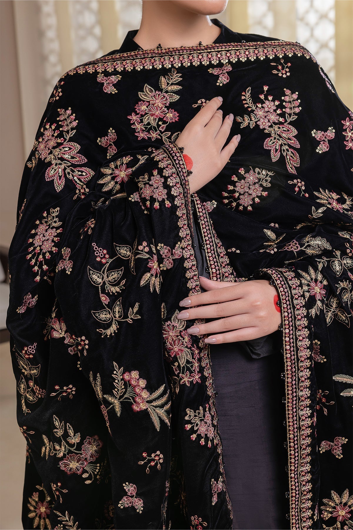 Baroque - EMBROIDERED VELVET SHAWL VS-39