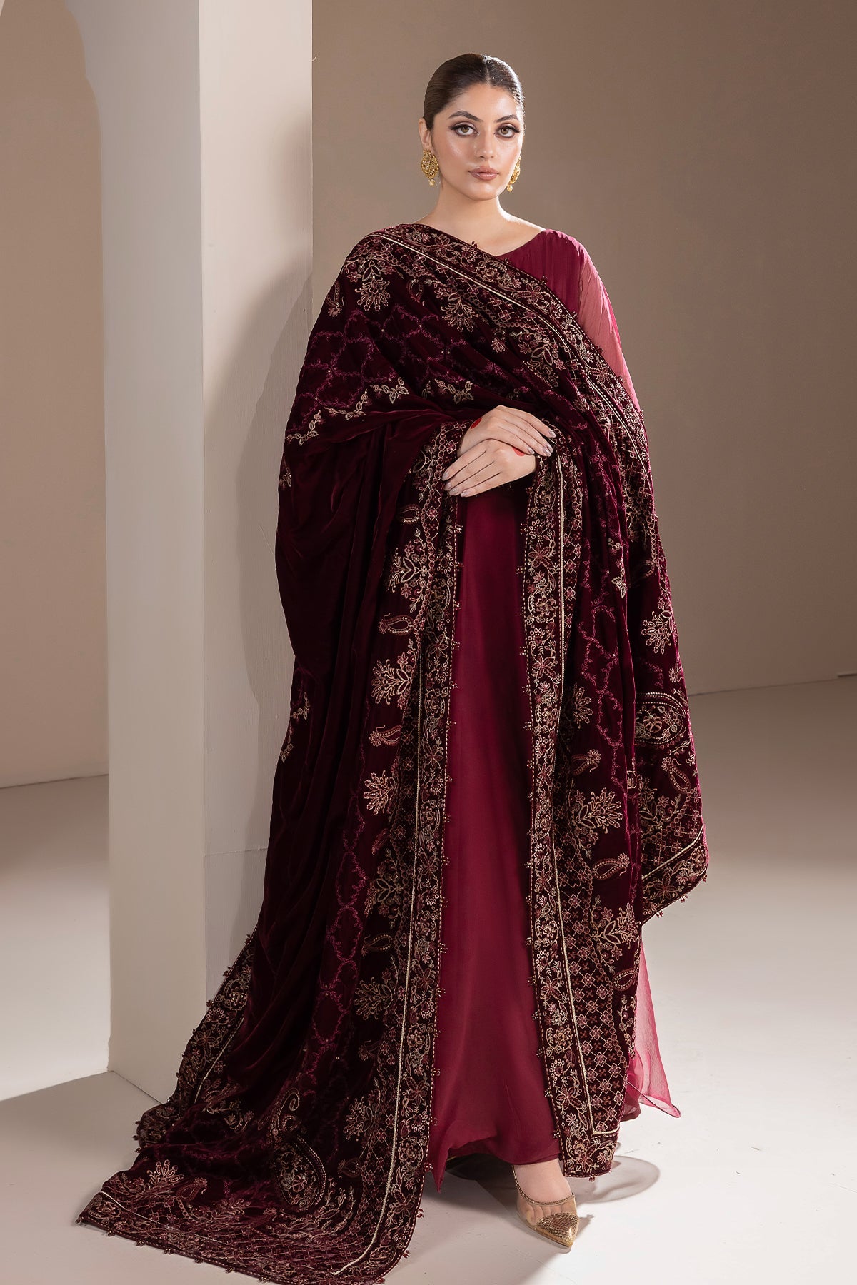Baroque - EMBROIDERED VELVET SHAWL VS-47