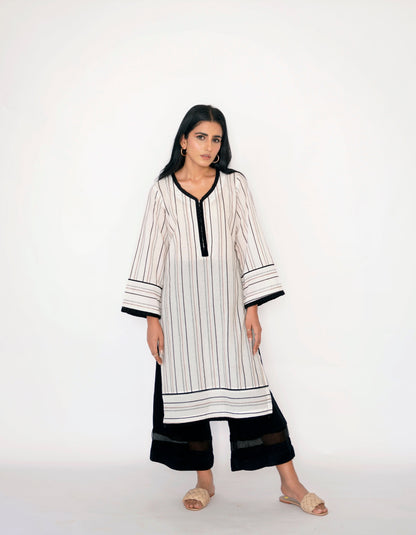 Ayesha Naveed - Clay