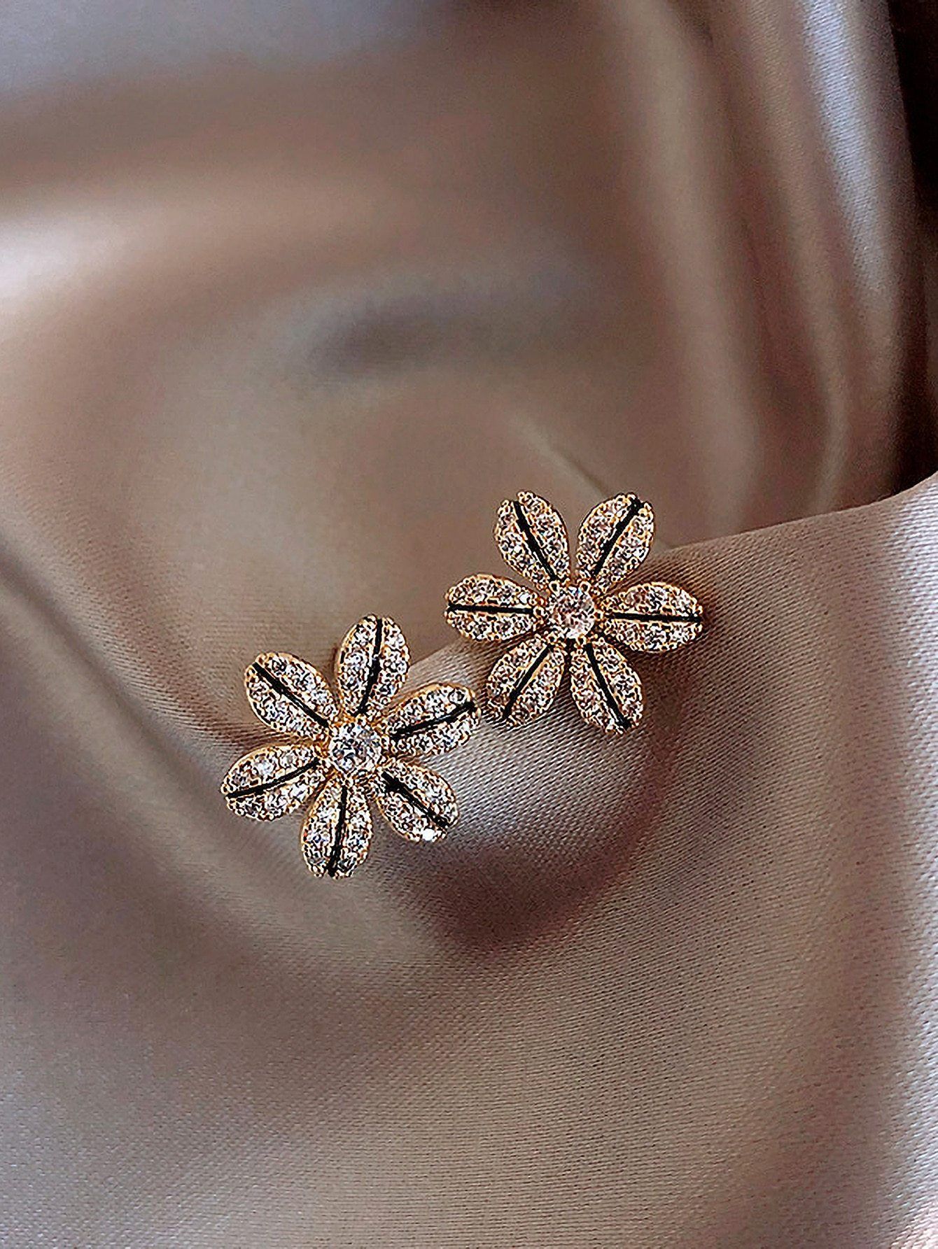 Bustangi - Shein- Rhinestone Flower Design Stud Earrings