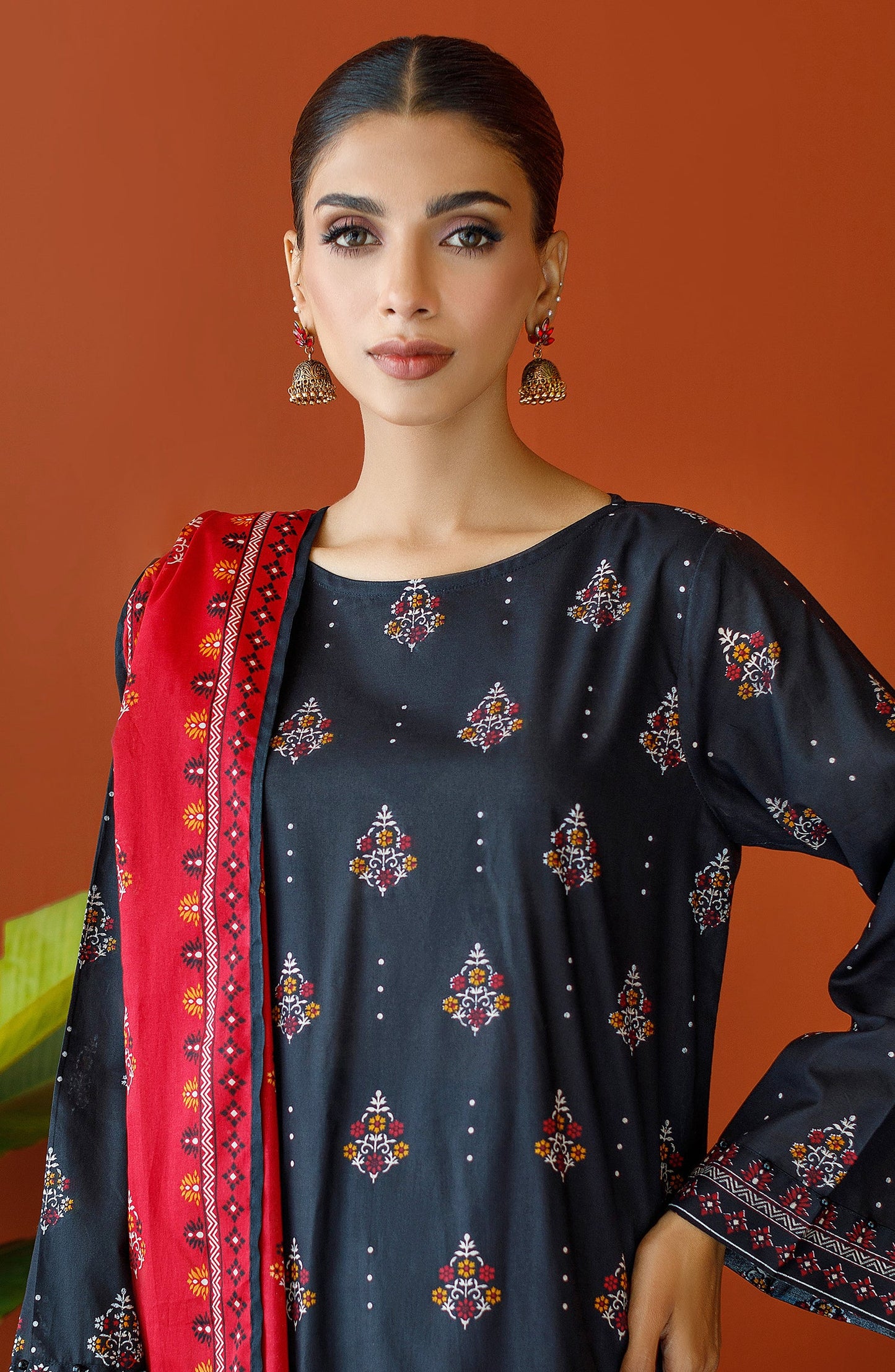 Orient - Unstitched 3 Piece Printed Cambric Shirt , Cambric Pant and Lawn Dupatta