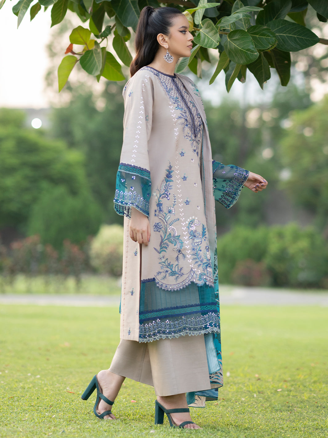 Binilyas - 1916 - B | 3 PC Khaddar Unstitched