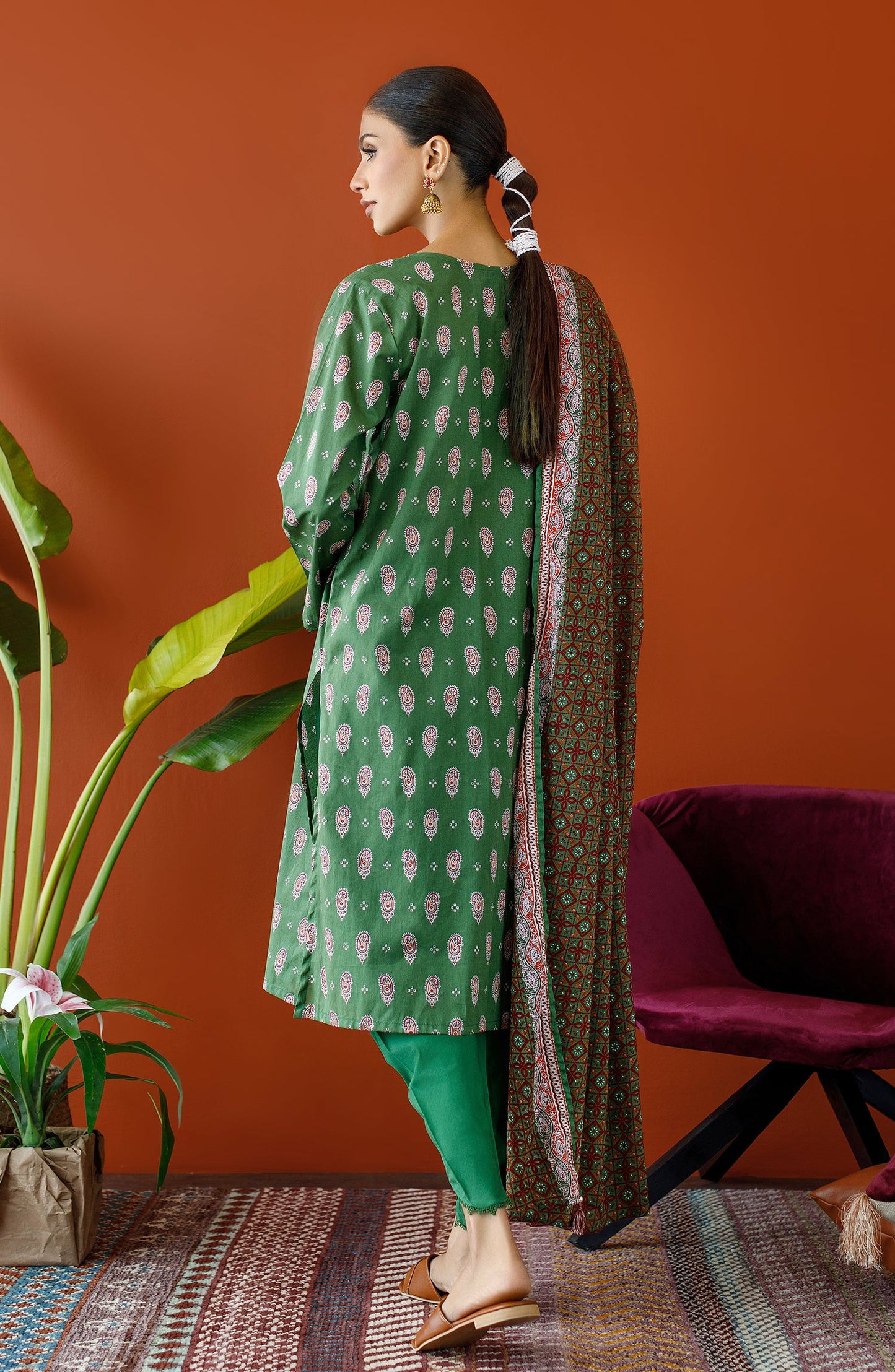 Orient - Unstitched 3 Piece Printed Cambric Shirt , Cambric Pant and Lawn Dupatta