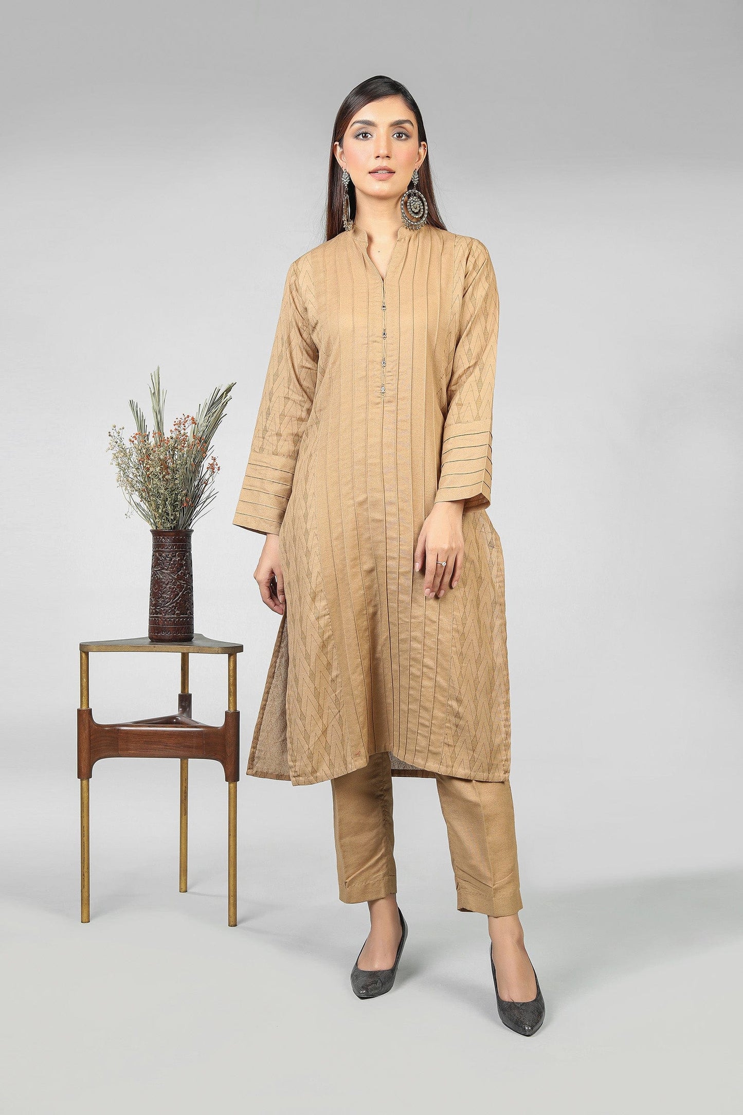 Chinyere - BEIGE LINE I (BB8639)