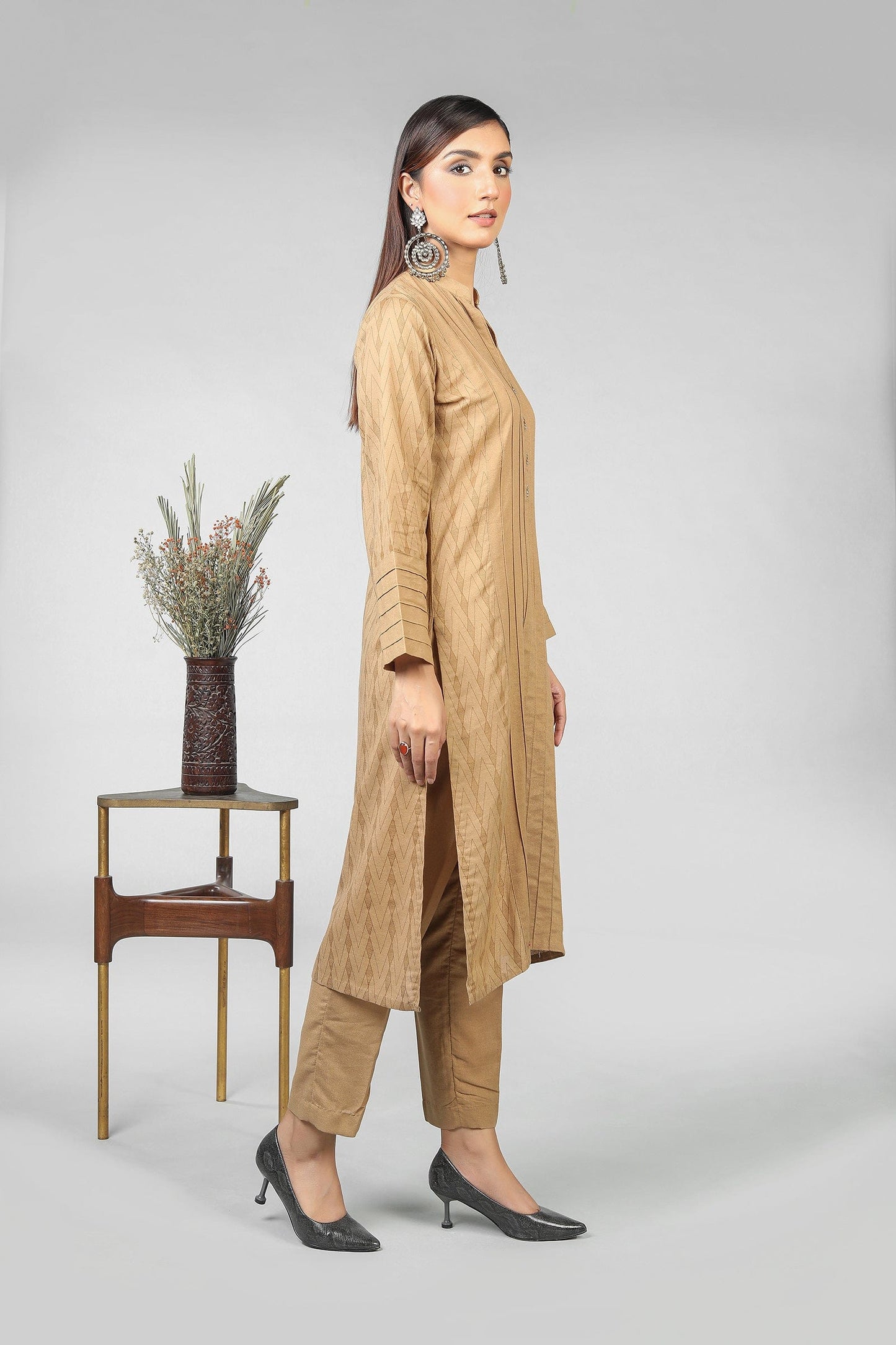 Chinyere - BEIGE LINE I (BB8639)