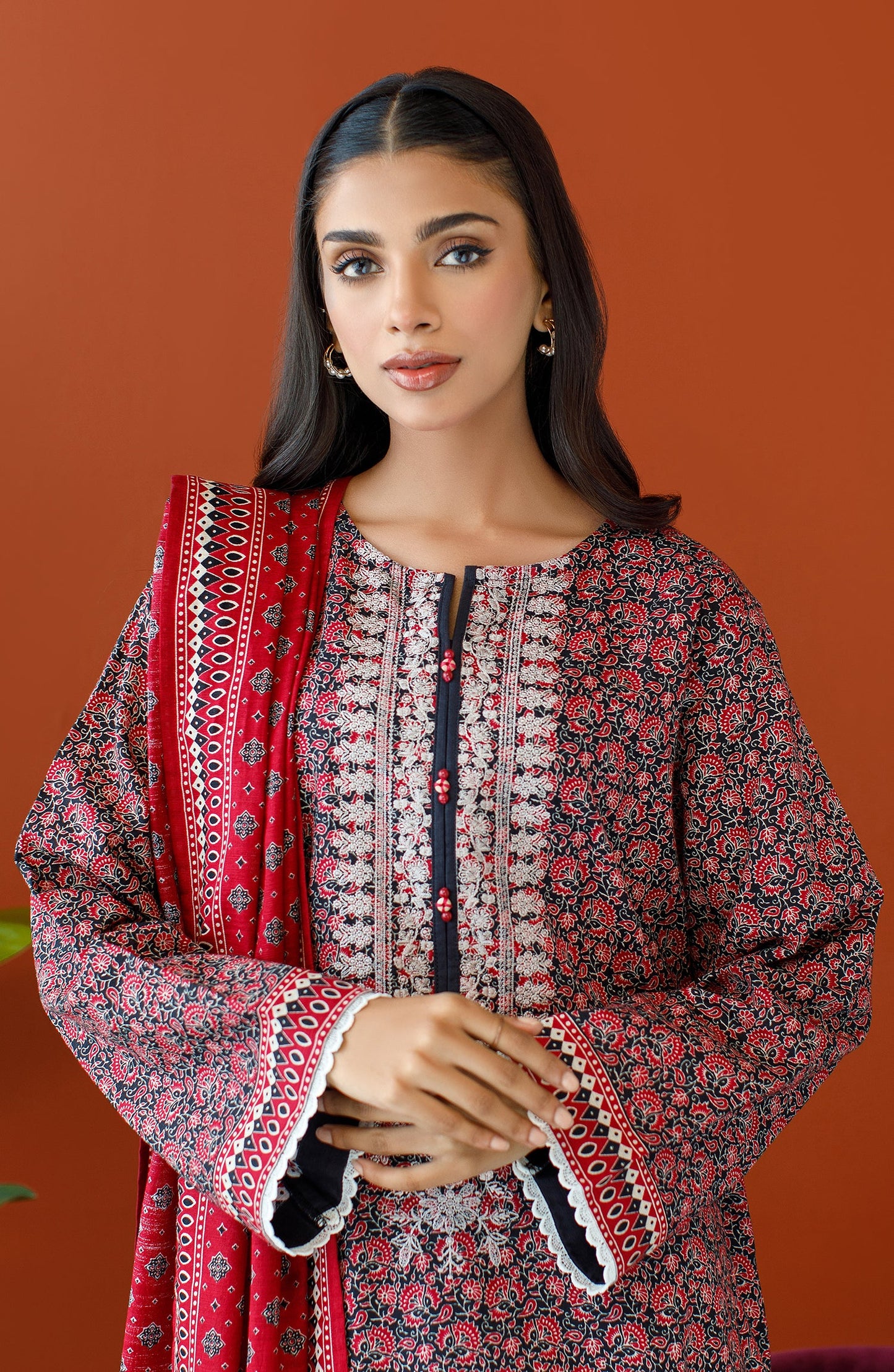 Orient - Unstitched 3 Piece Embroidered Khaddar Shirt , Khaddar Pant and Khaddar Dupatta