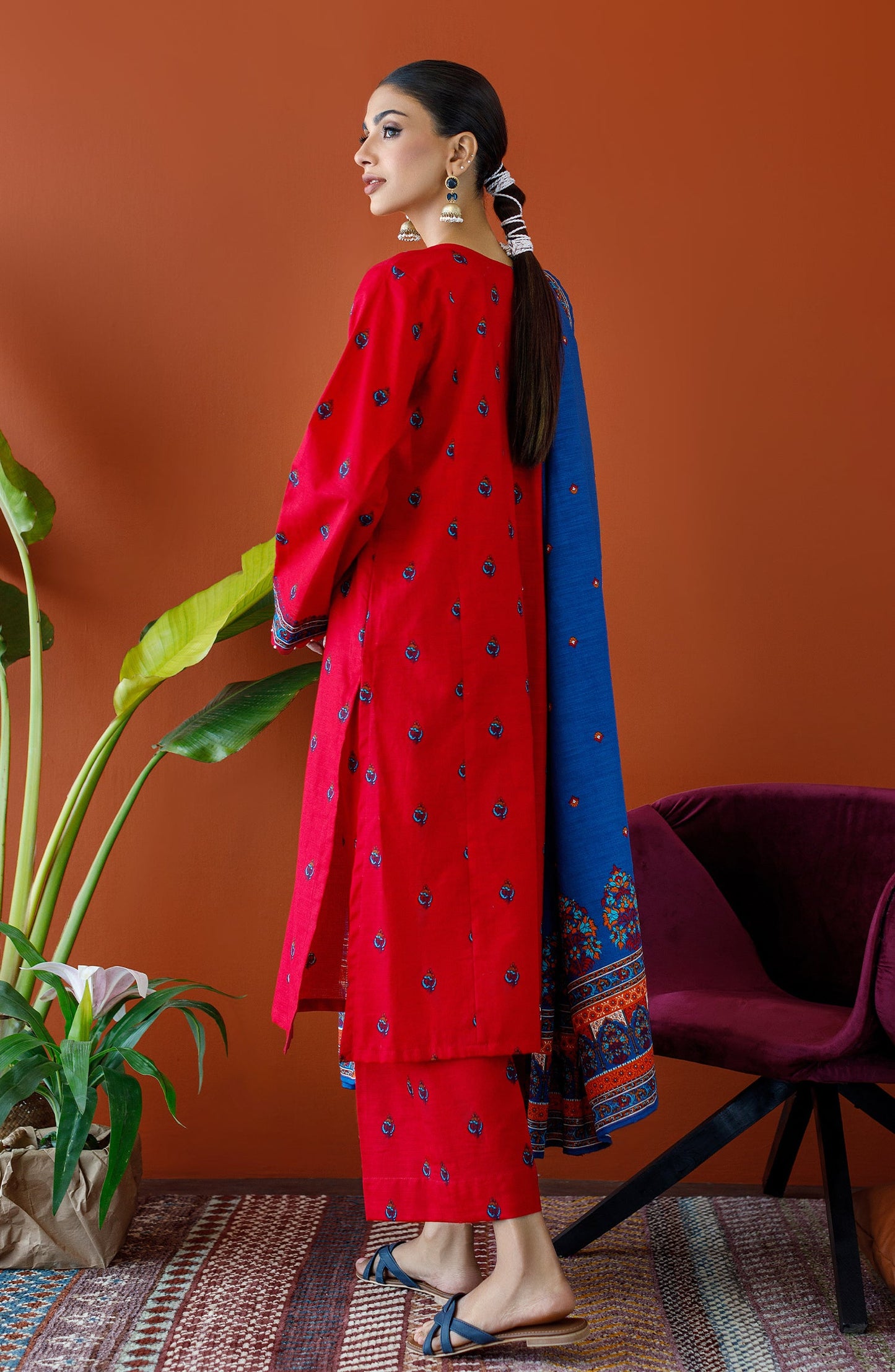 Orient - Unstitched 3 Piece Printed Khaddar Shirt , Khaddar Pant and Khaddar Dupatta
