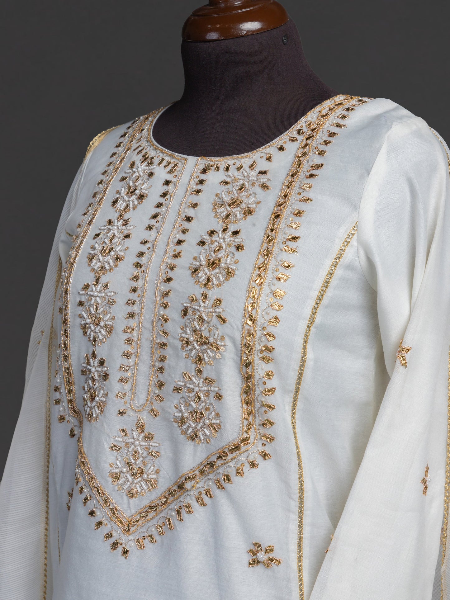 Eraj Hussain - Gotta Patti White - Stitched