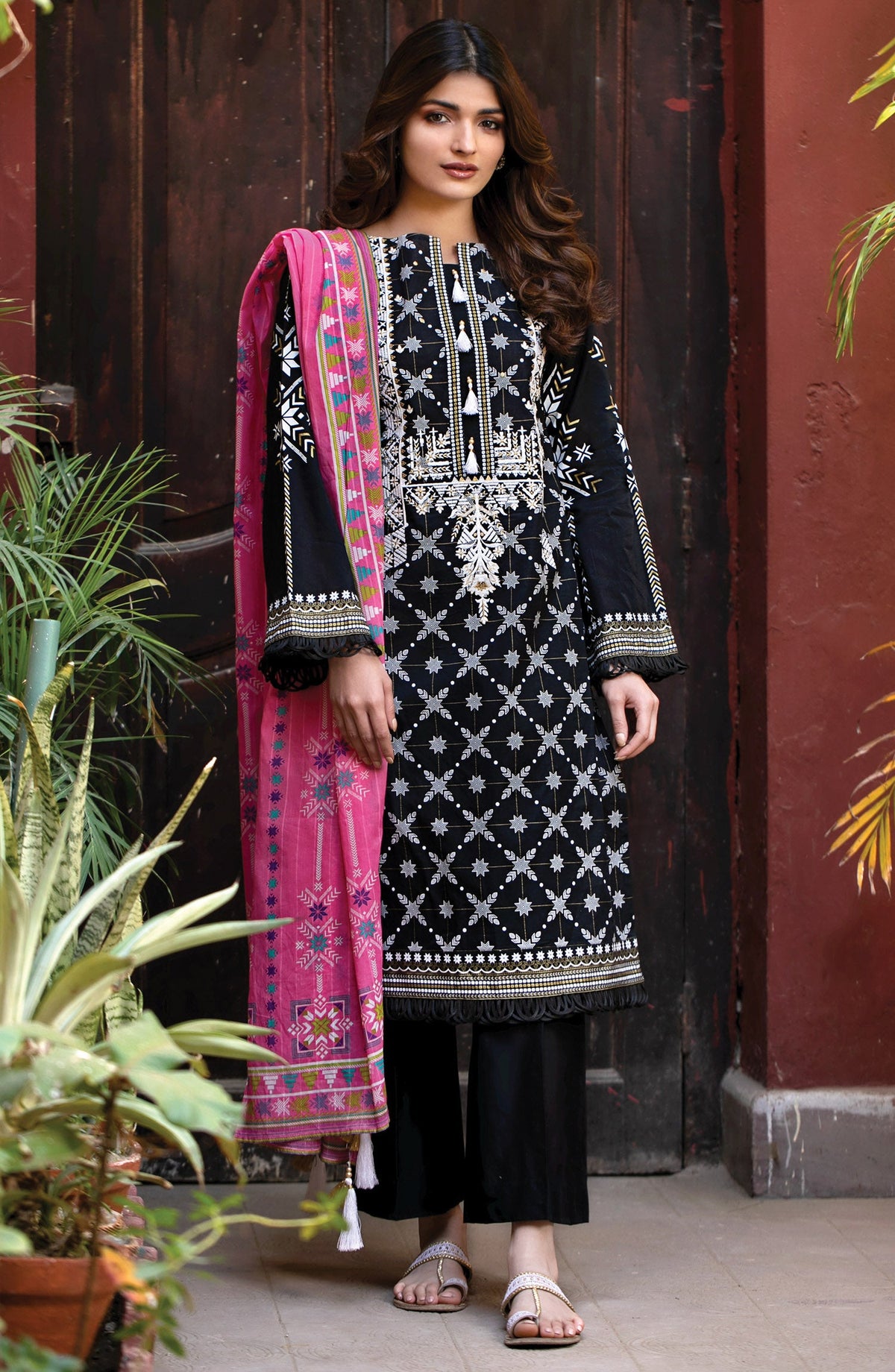 Orient - Unstitched 3 Piece Gold Lacquer Embroidered Lawn Suit