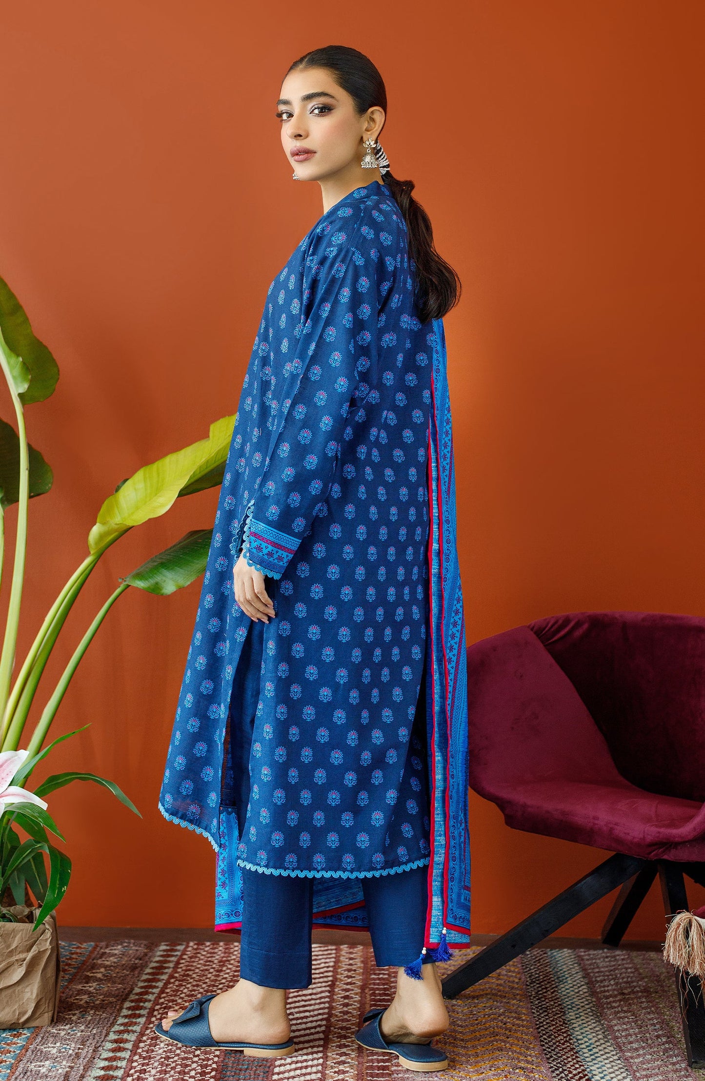 Orient - Unstitched 3 Piece Printed Khaddar Shirt , Khaddar Pant and Khaddar Dupatta