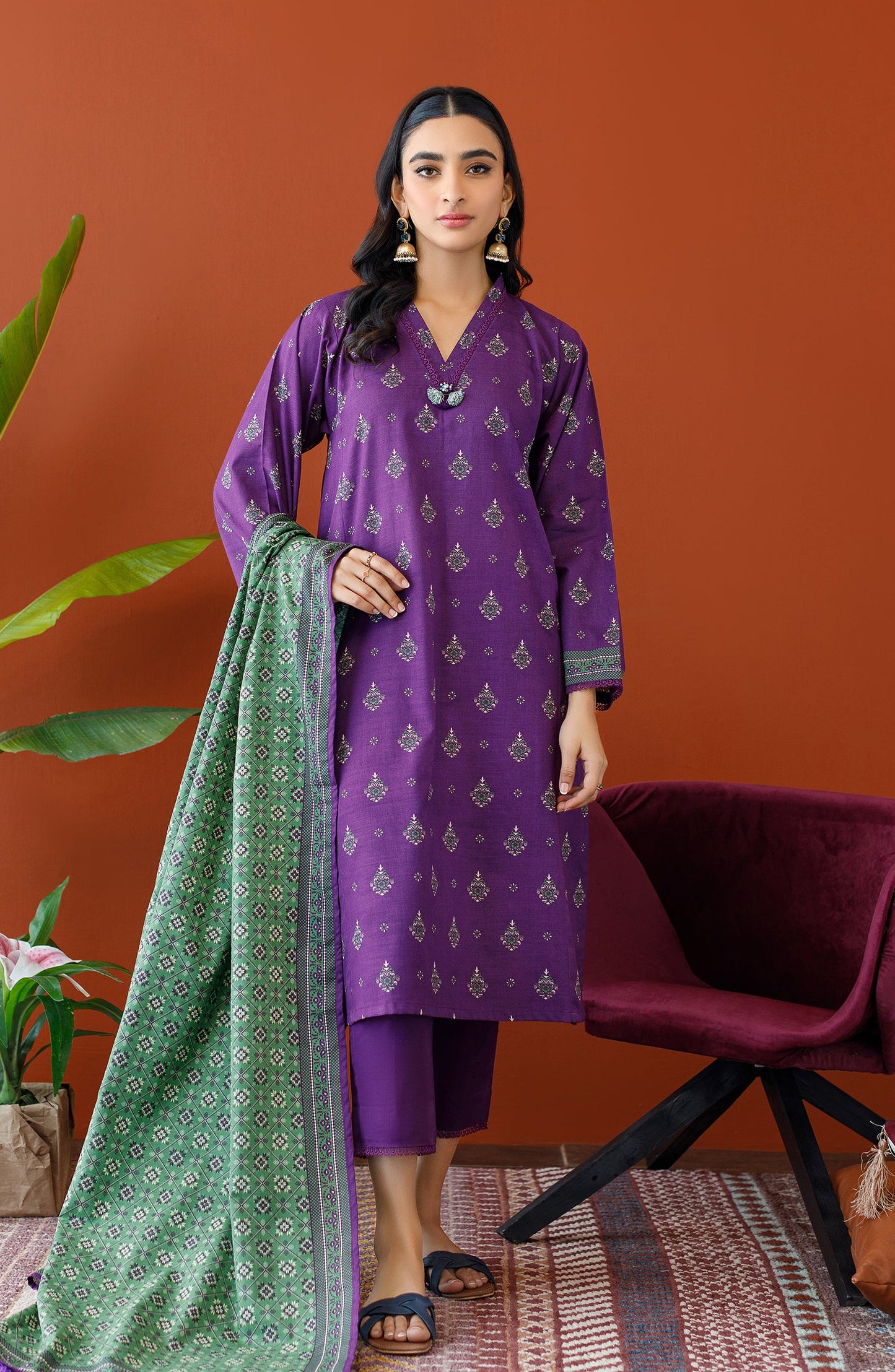Orient - Unstitched 3 Piece Printed Khaddar Shirt , Khaddar Pant and Khaddar Dupatta