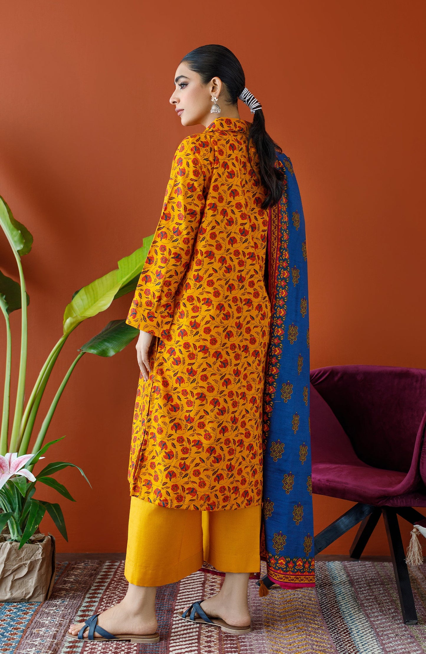 Orient - Unstitched 3 Piece Printed Khaddar Shirt , Khaddar Pant and Khaddar Dupatta