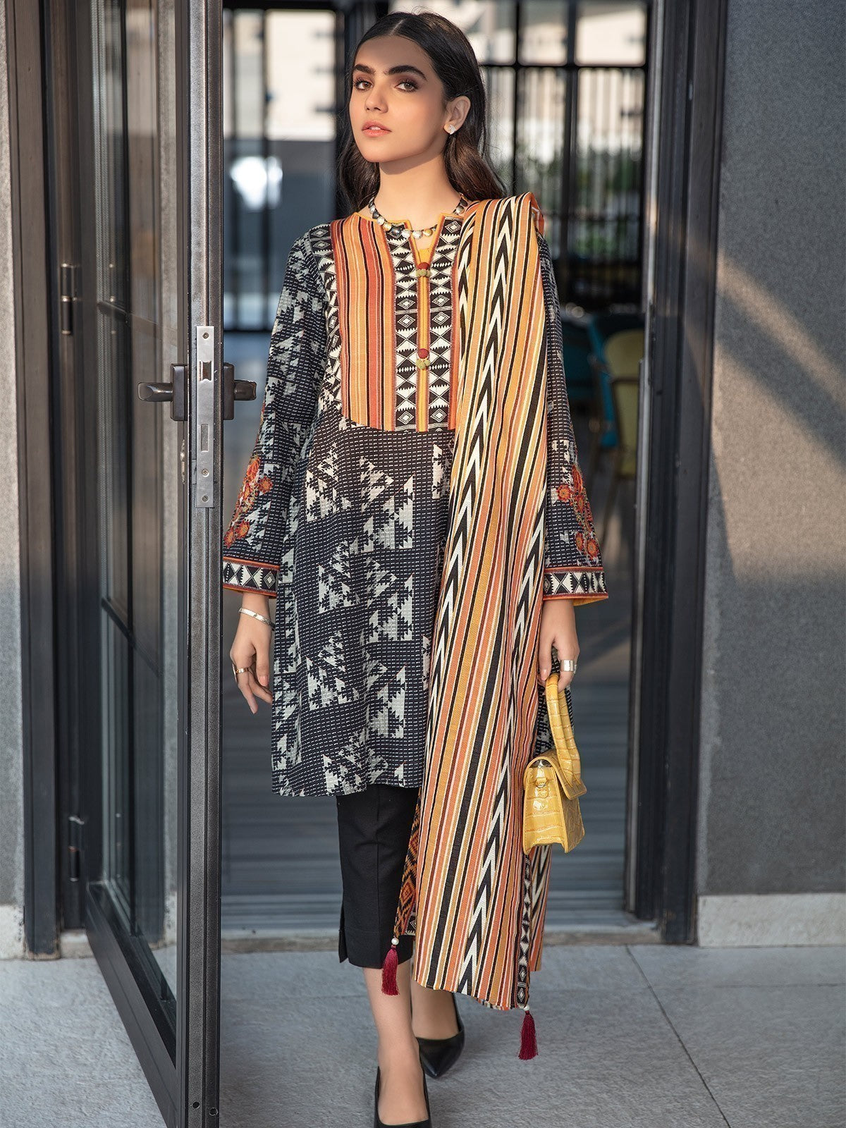Edenrobe - Pret 2Pc Embroidered Khaddar Shirt Dupatta - EWTKE20-67357 (2PC-D)