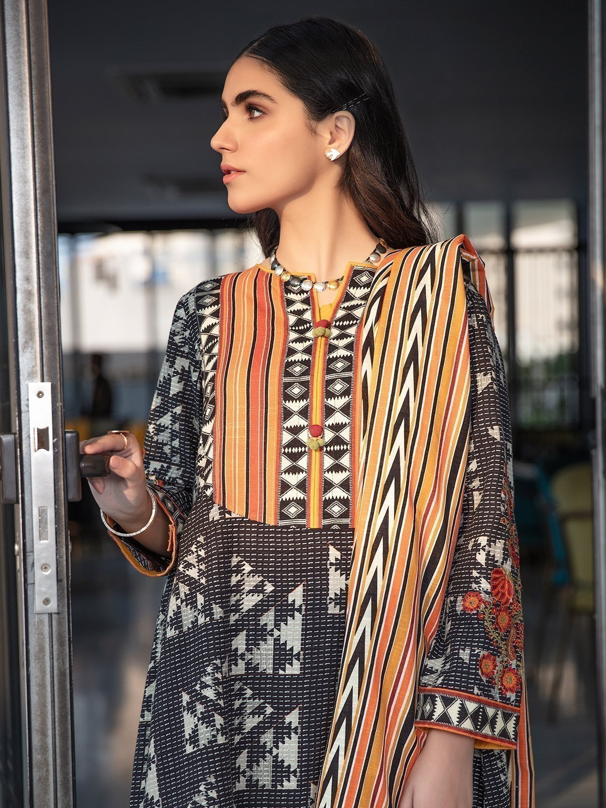 Edenrobe - Pret 2Pc Embroidered Khaddar Shirt Dupatta - EWTKE20-67357 (2PC-D)