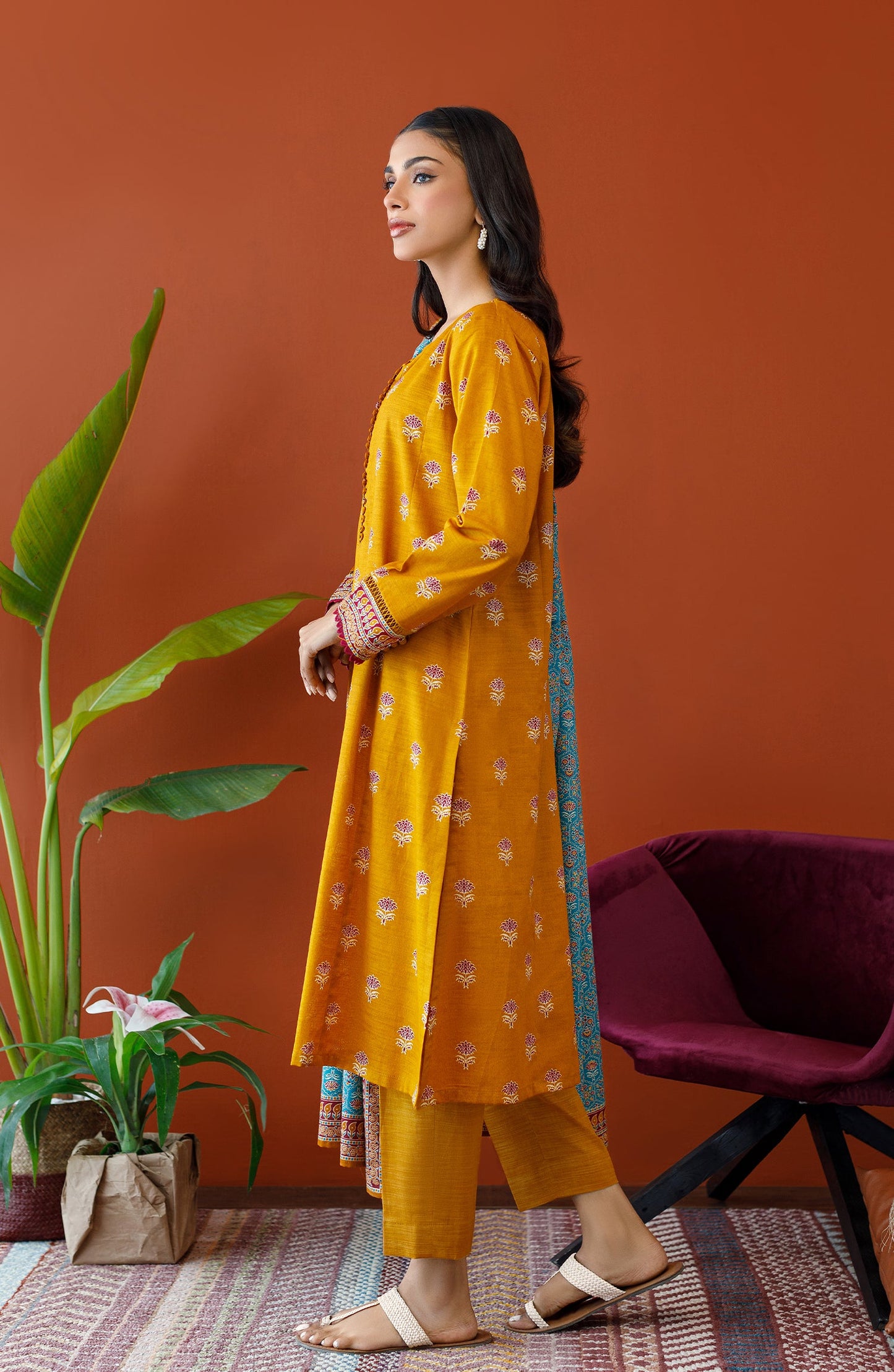 Orient - Unstitched 3 Piece Printed Khaddar Shirt , Khaddar Pant and Khaddar Dupatta