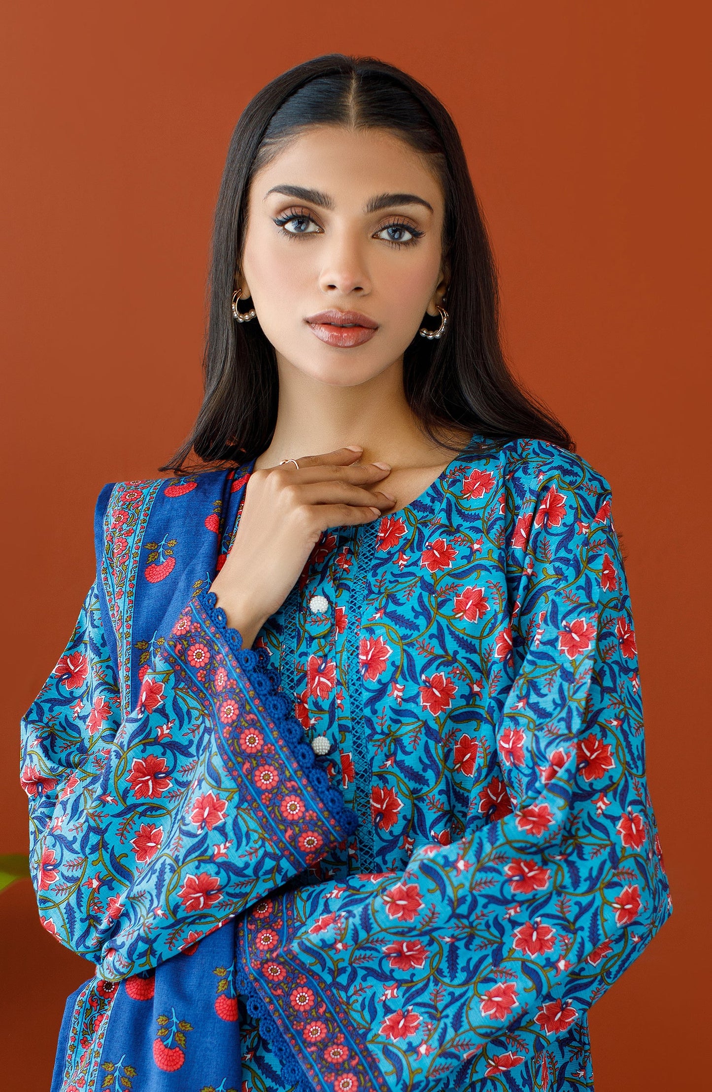 Orient - Unstitched 3 Piece Printed Khaddar Shirt , Khaddar Pant and Khaddar Dupatta