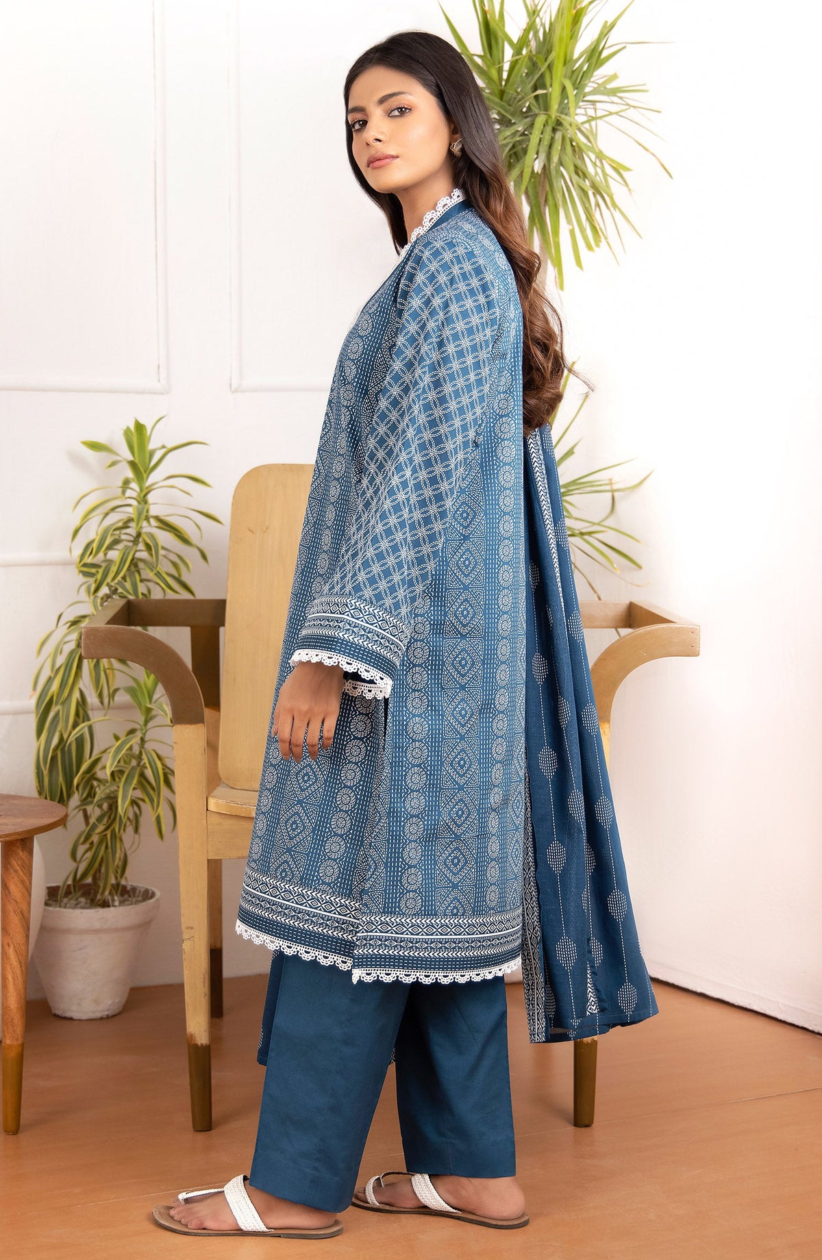 Orient - Unstitched 3 Piece Printed Lawn Shirt And Net Lawn Dupatta