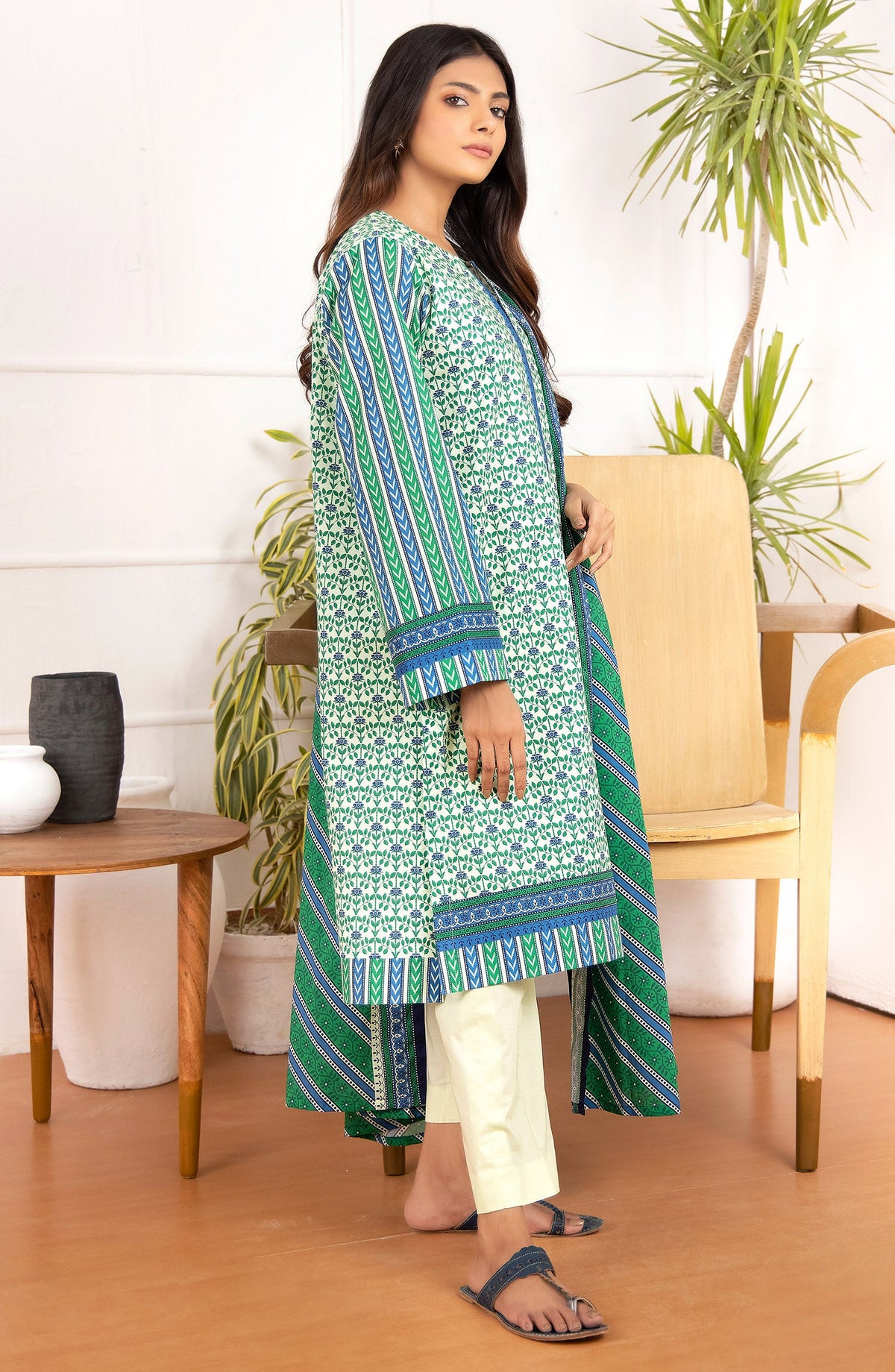 Orient - Unstitched 3 Piece Printed Lawn Shirt And Net Lawn Dupatta